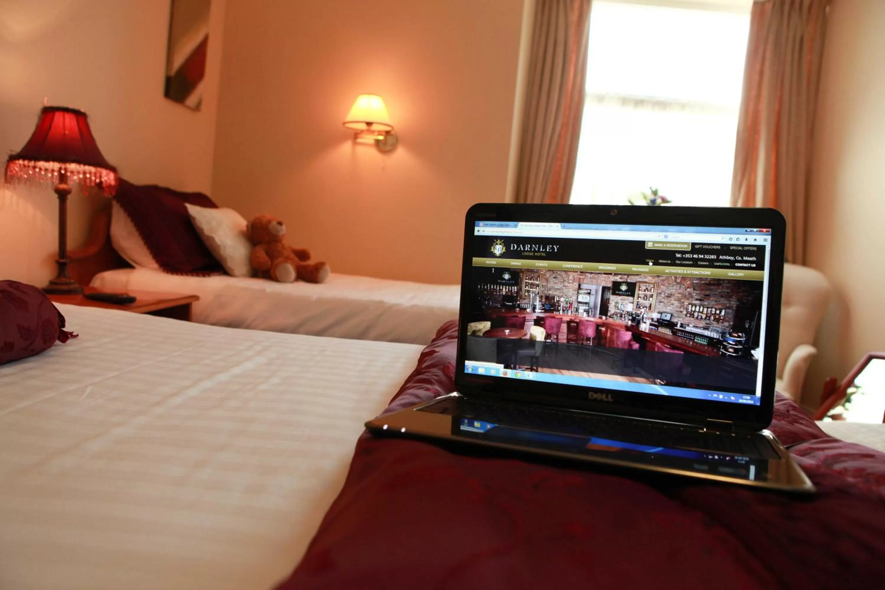 TV and multimedia, Bed in Darnley Lodge Hotel