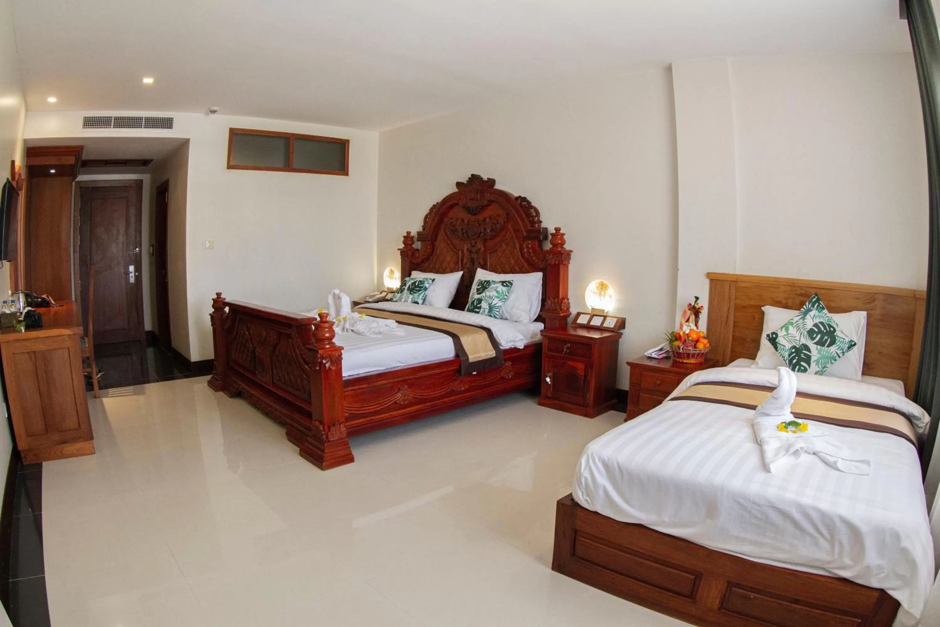 Bedroom, Bed in Kampong Thom Palace Hotel