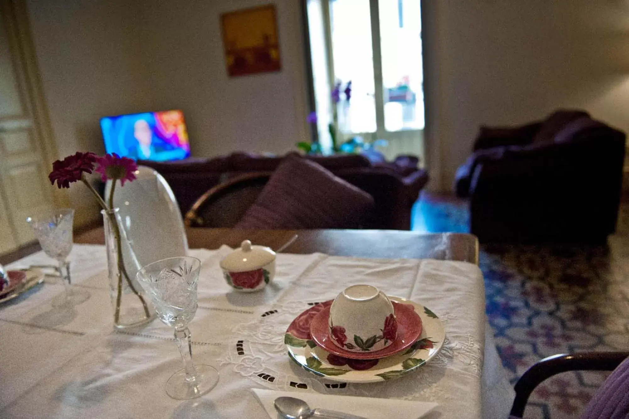 Communal lounge/ TV room, Restaurant/Places to Eat in Ivana B&B