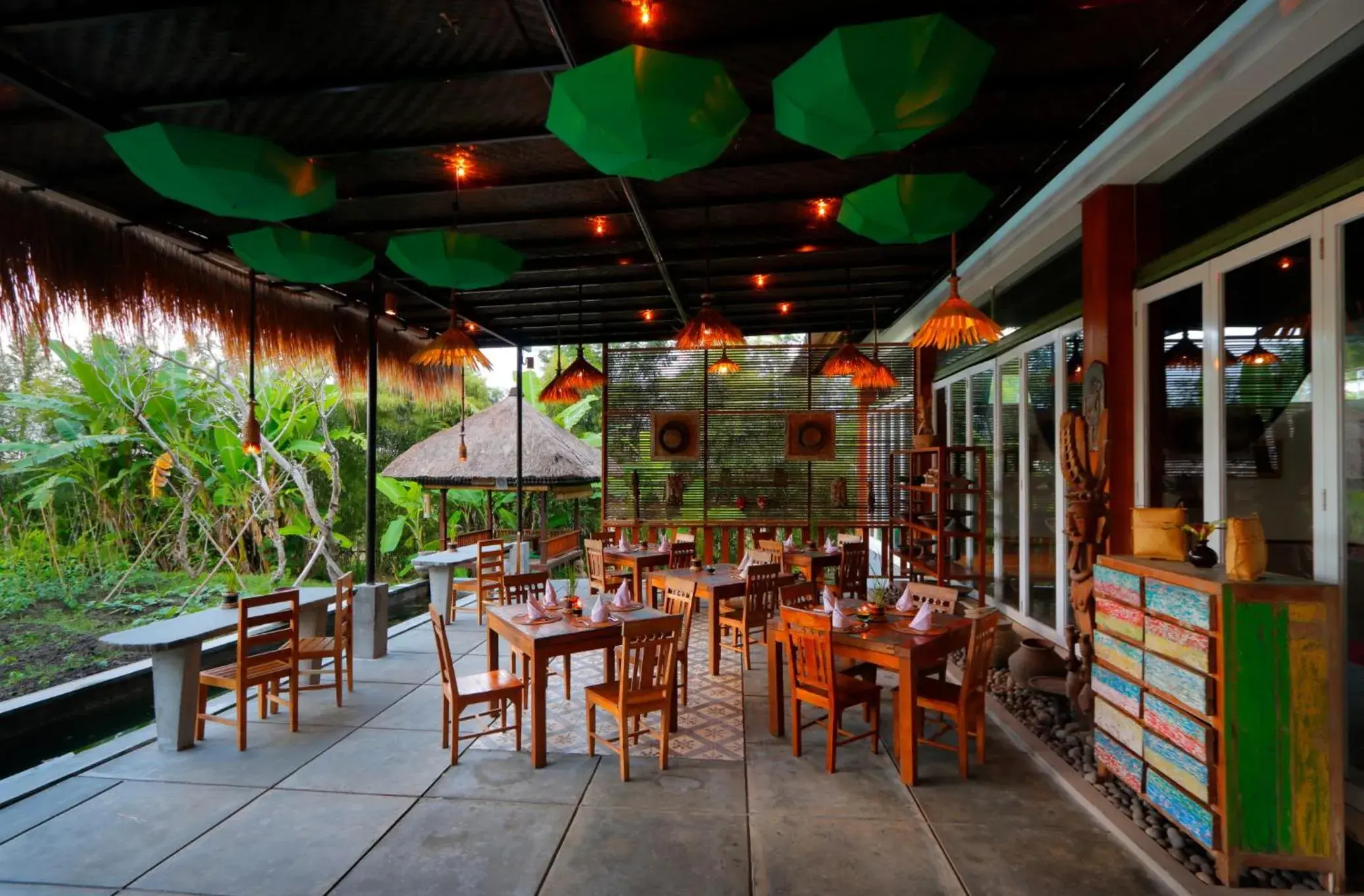 Restaurant/Places to Eat in Alam Puisi Villa Ubud
