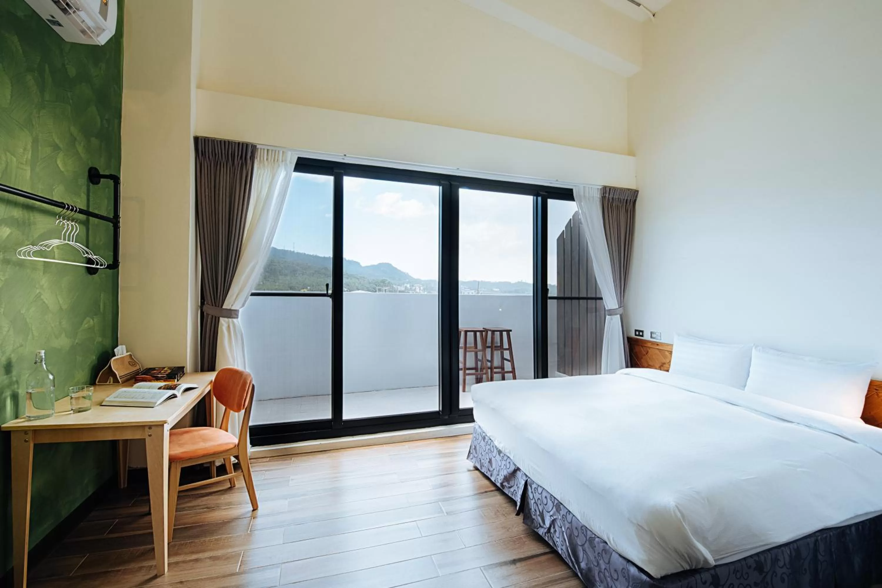 Photo of the whole room, Bed in Chillax Inn B&B 恆春鬆塊民宿