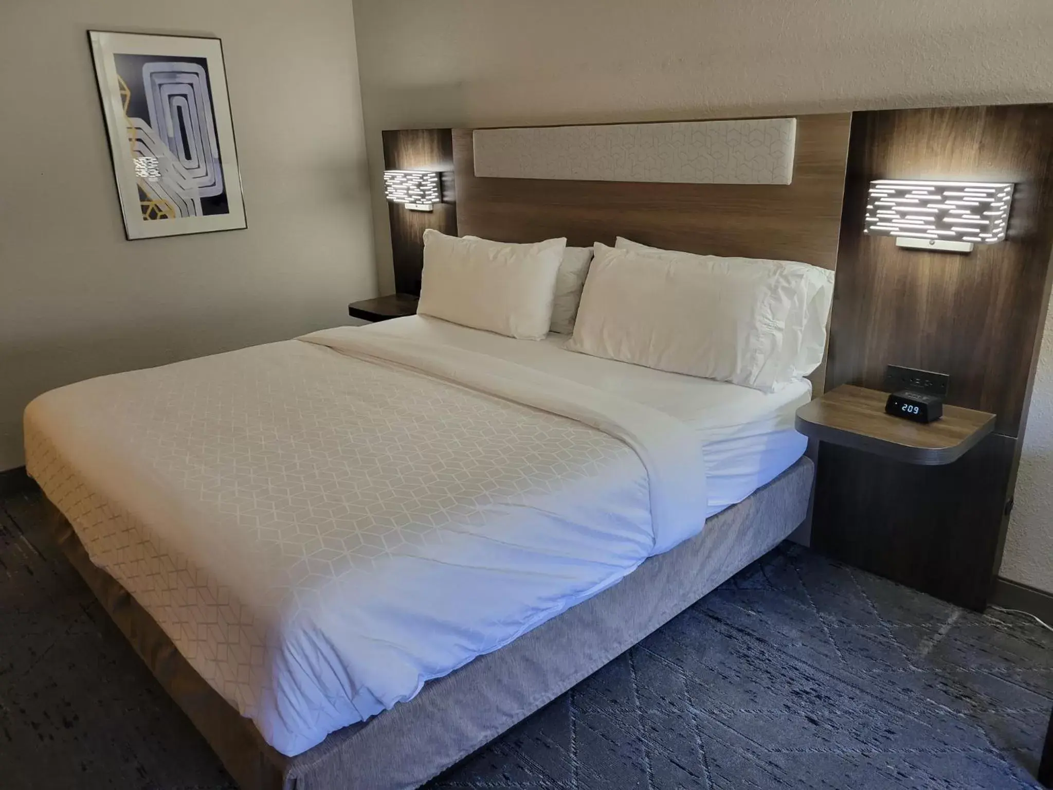Photo of the whole room, Bed in Holiday Inn Express Hotel & Suites - The Villages, an IHG Hotel