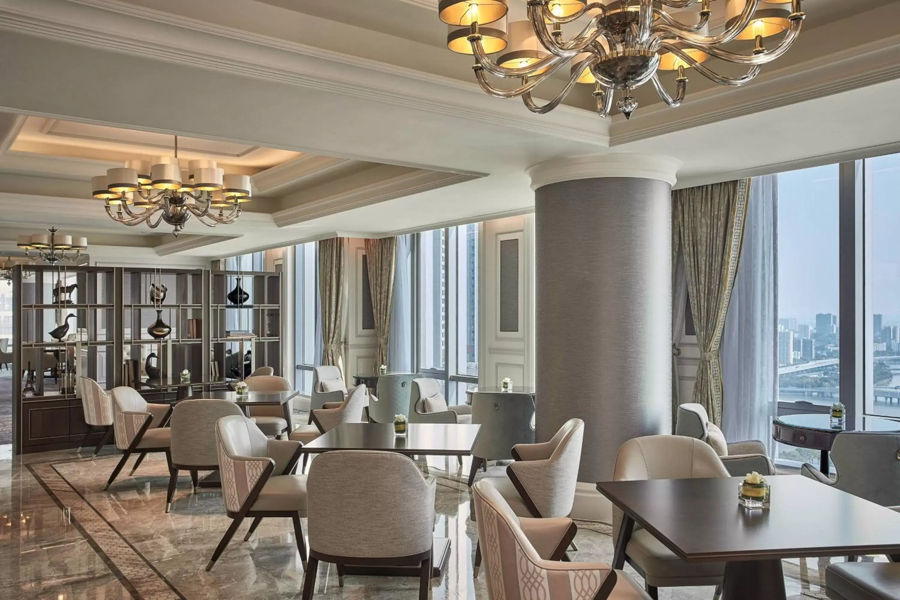 Lounge or bar, Restaurant/Places to Eat in The Ritz-Carlton, Guangzhou