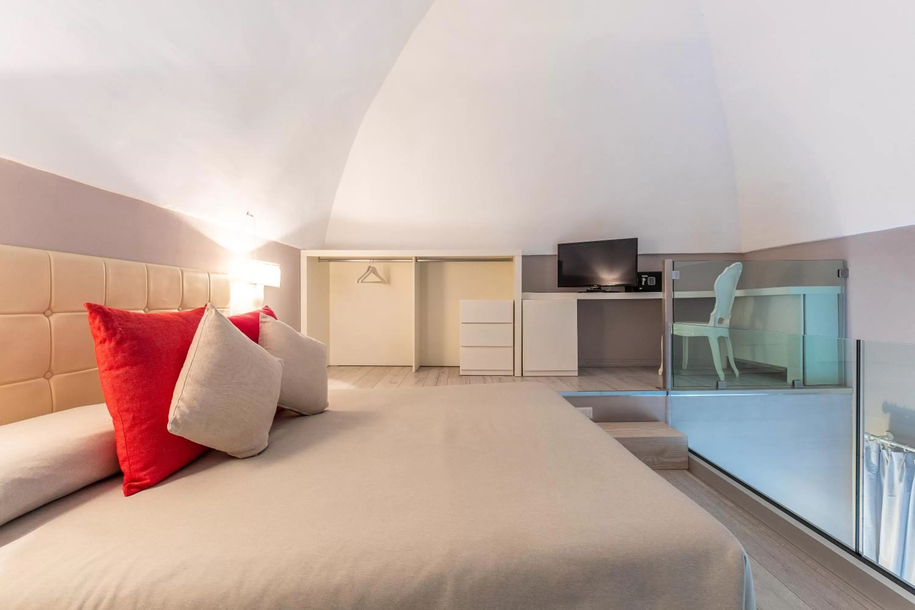 Bed in Palazzo Arco Cadura Hotel & Spa