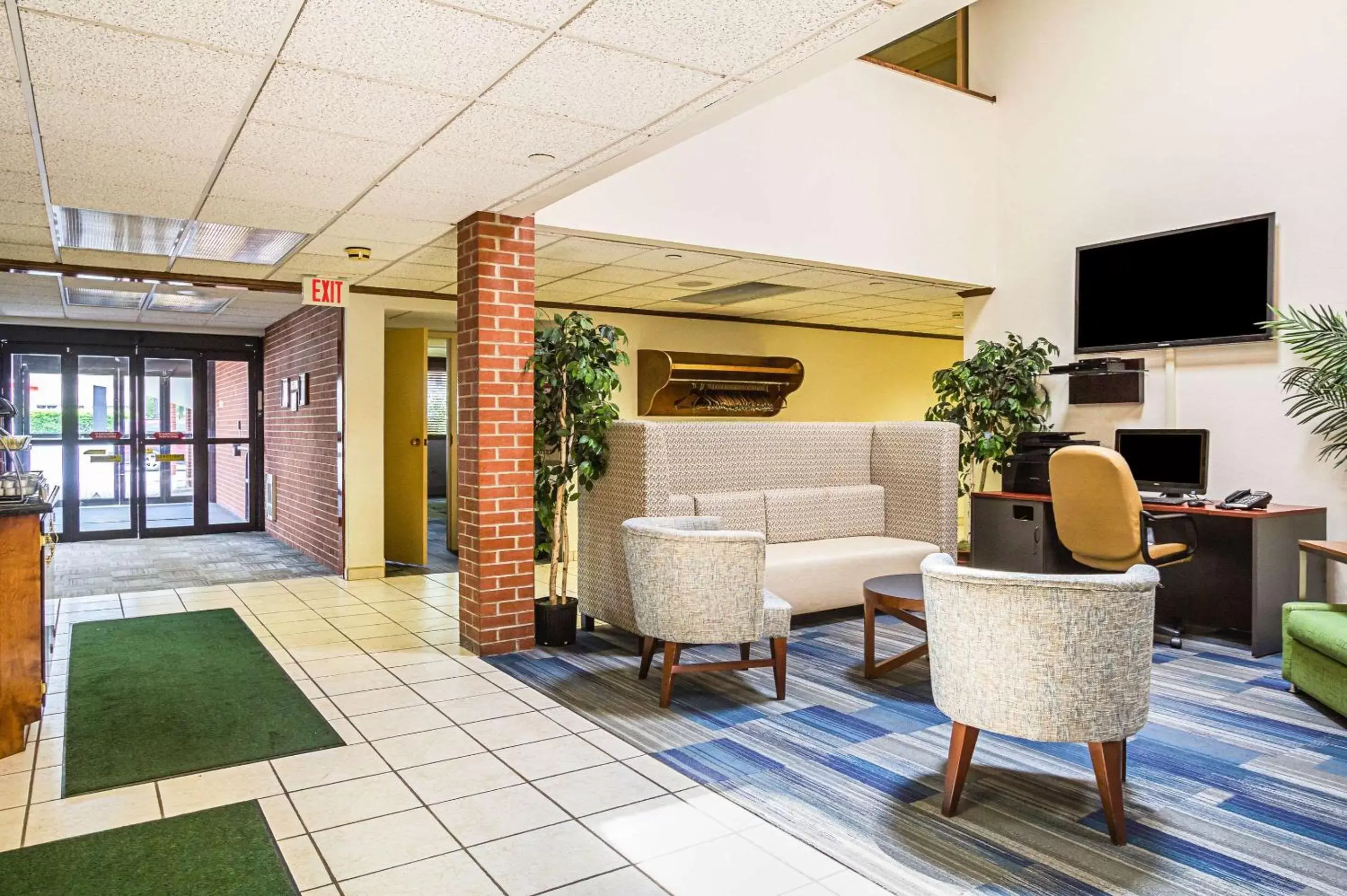 Lobby or reception, Lobby/Reception in Quality Inn & Suites Altoona Pennsylvania
