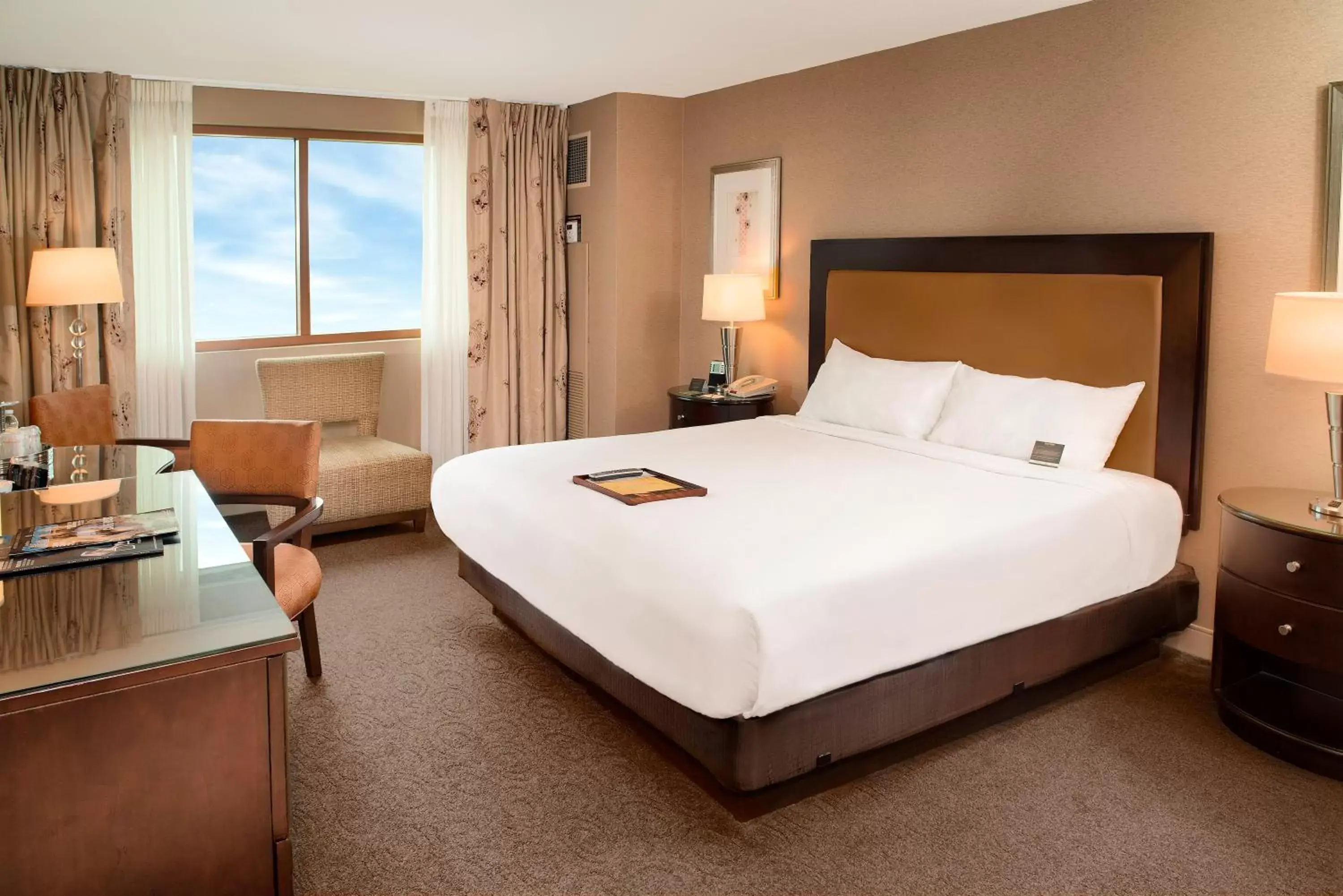 Photo of the whole room, Bed in Gold Strike Casino Resort