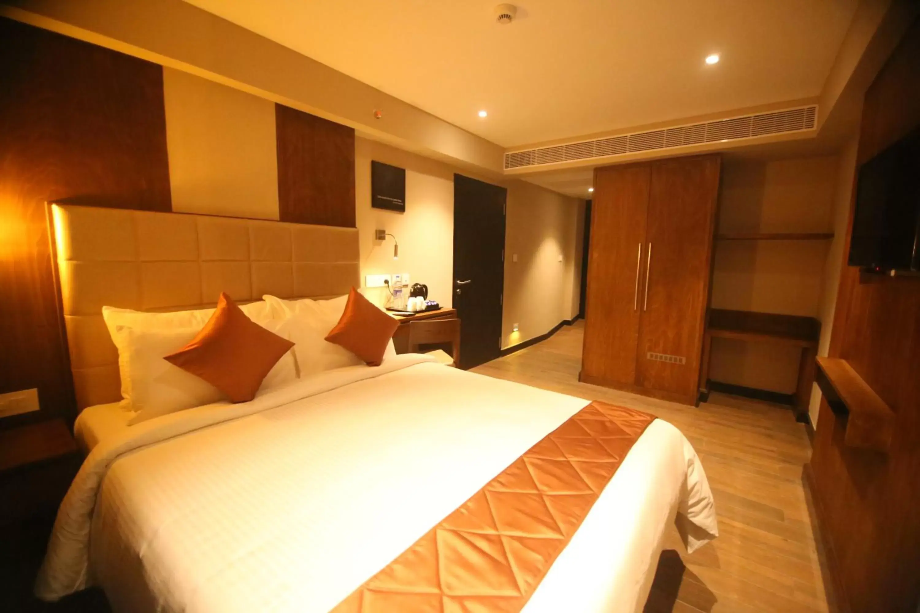 Double Room with Private Bathroom in YASH INTERNATIONAL Double Room with Private Bathroom in YASH INTERNATIONAL