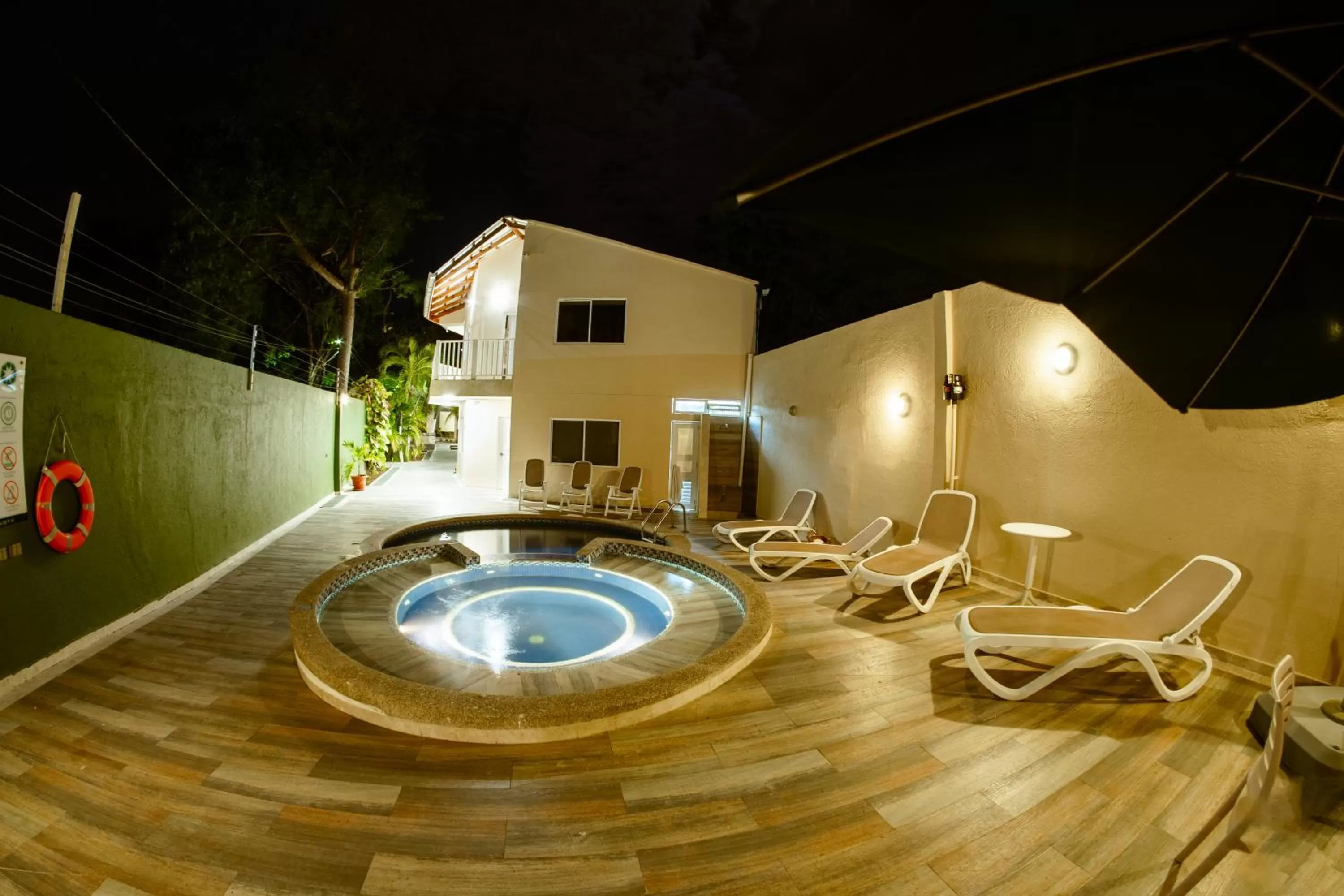 Night in Hotel Isla Bonita