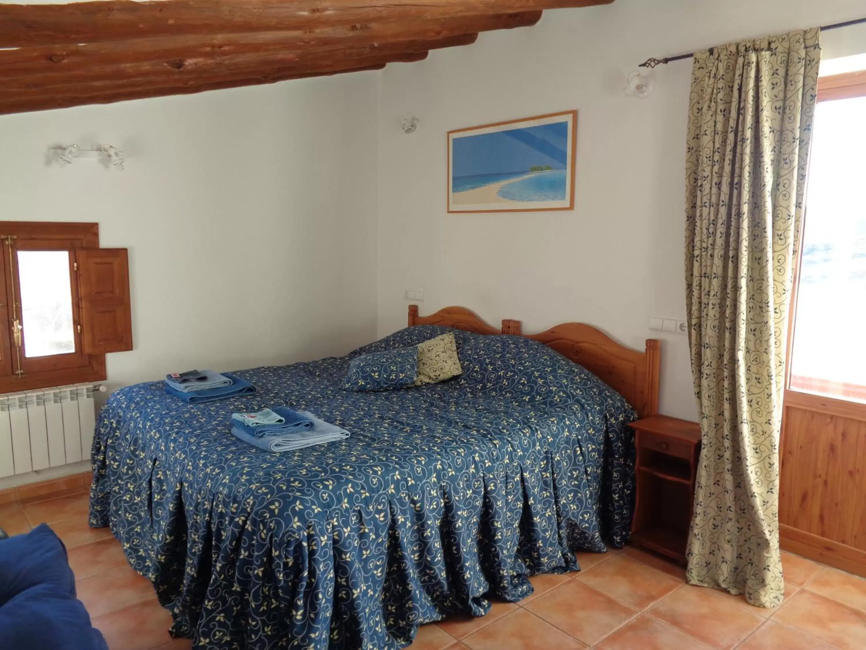 Bedroom, Bed in Las Persianas Azules