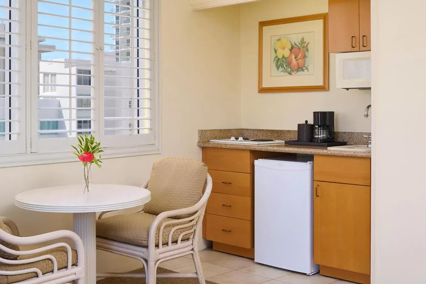 Kitchen or kitchenette, Kitchen/Kitchenette in OHANA Waikiki East by OUTRIGGER