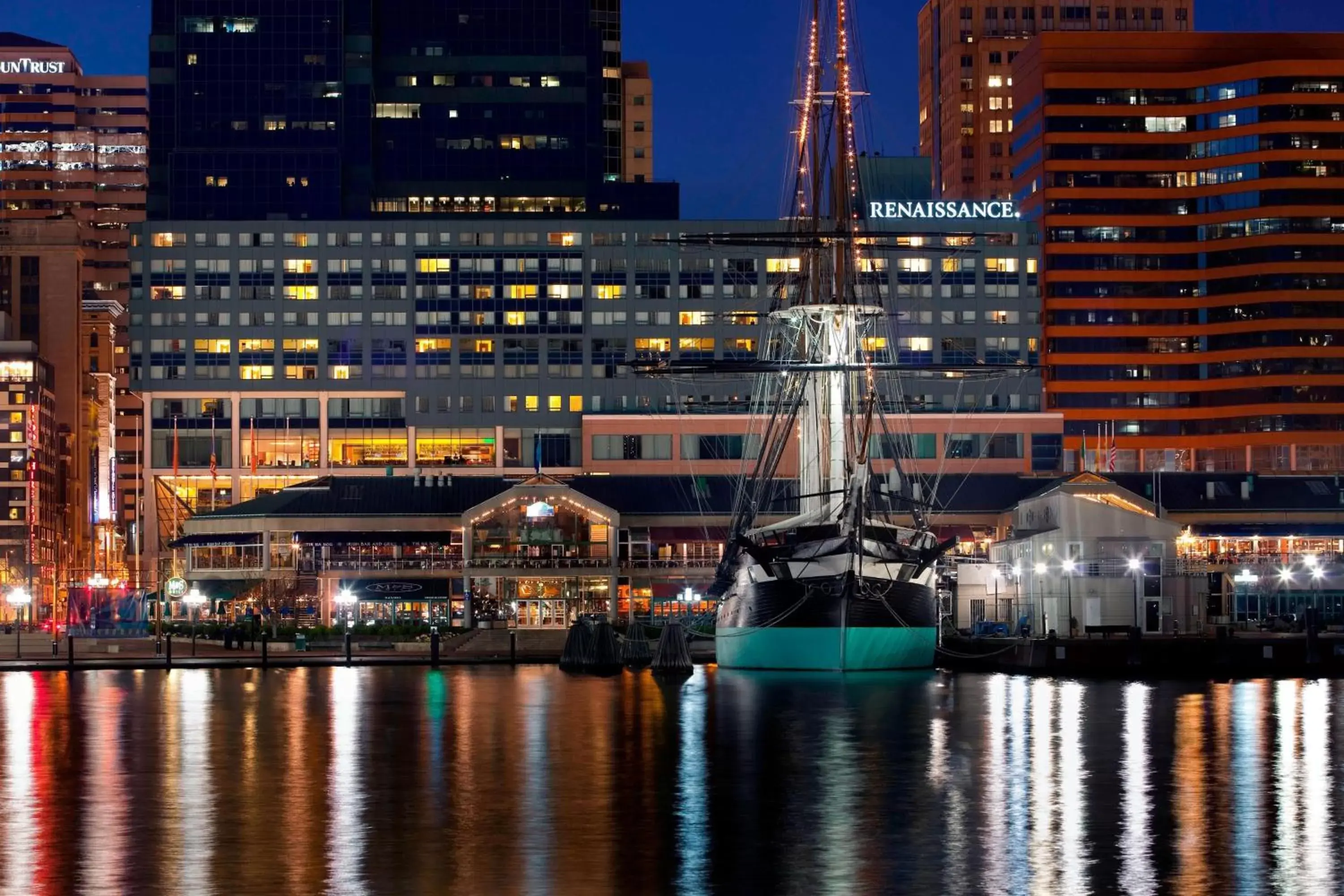 Property building in Renaissance Baltimore Harborplace Hotel