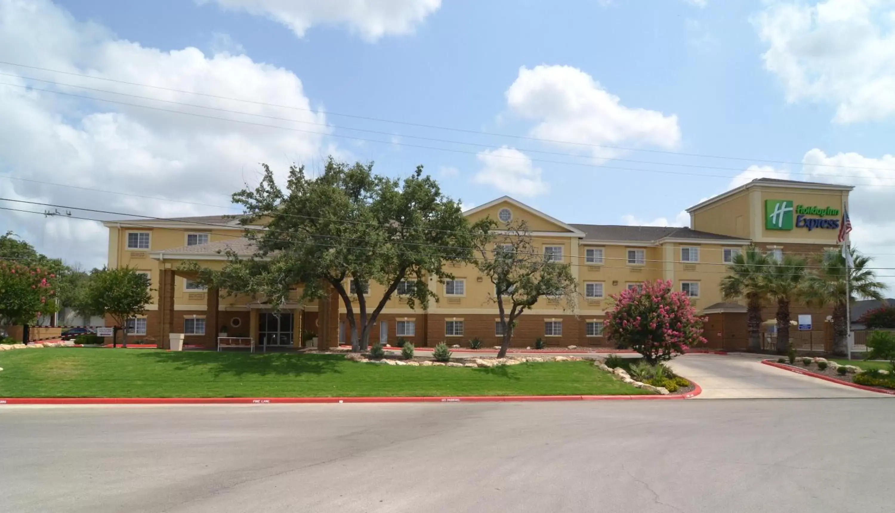 Property Building in Holiday Inn Express Hotel & Suites San Antonio-Airport North, an IHG Hotel