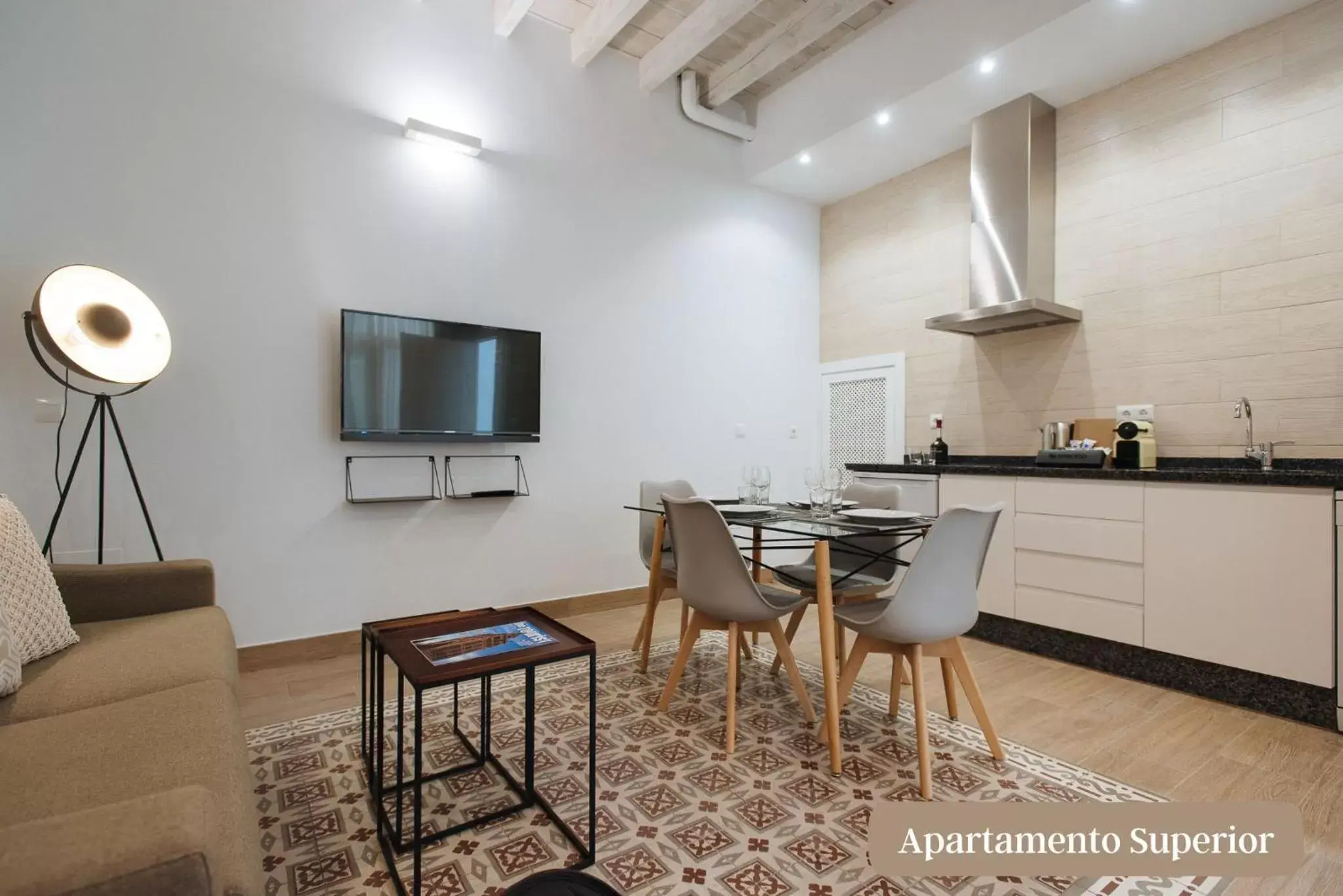 Dining area, Kitchen/Kitchenette in Hommyhome Casa Assle