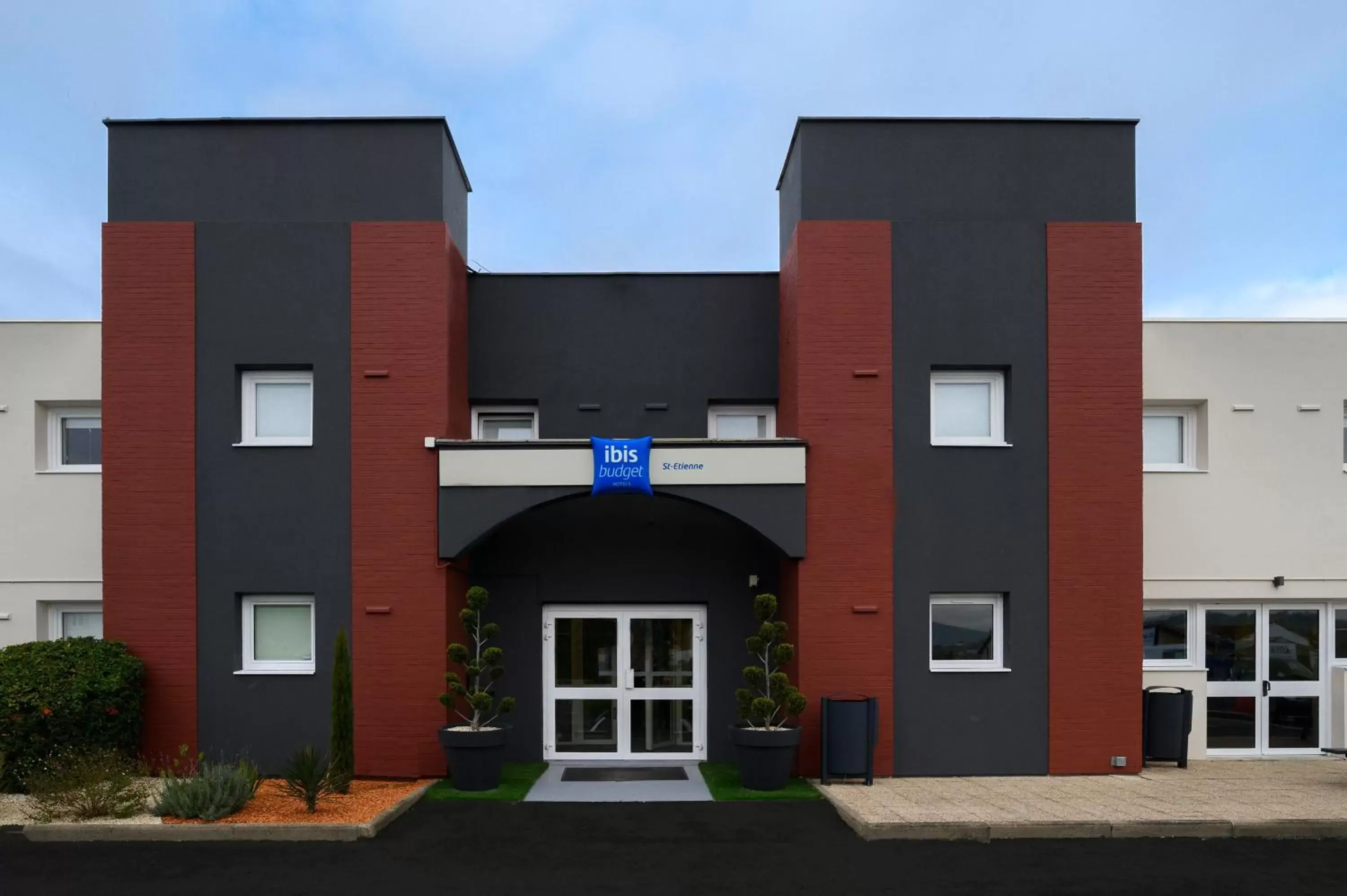 Facade/entrance, Property Building in Ibis budget Saint-Étienne stade