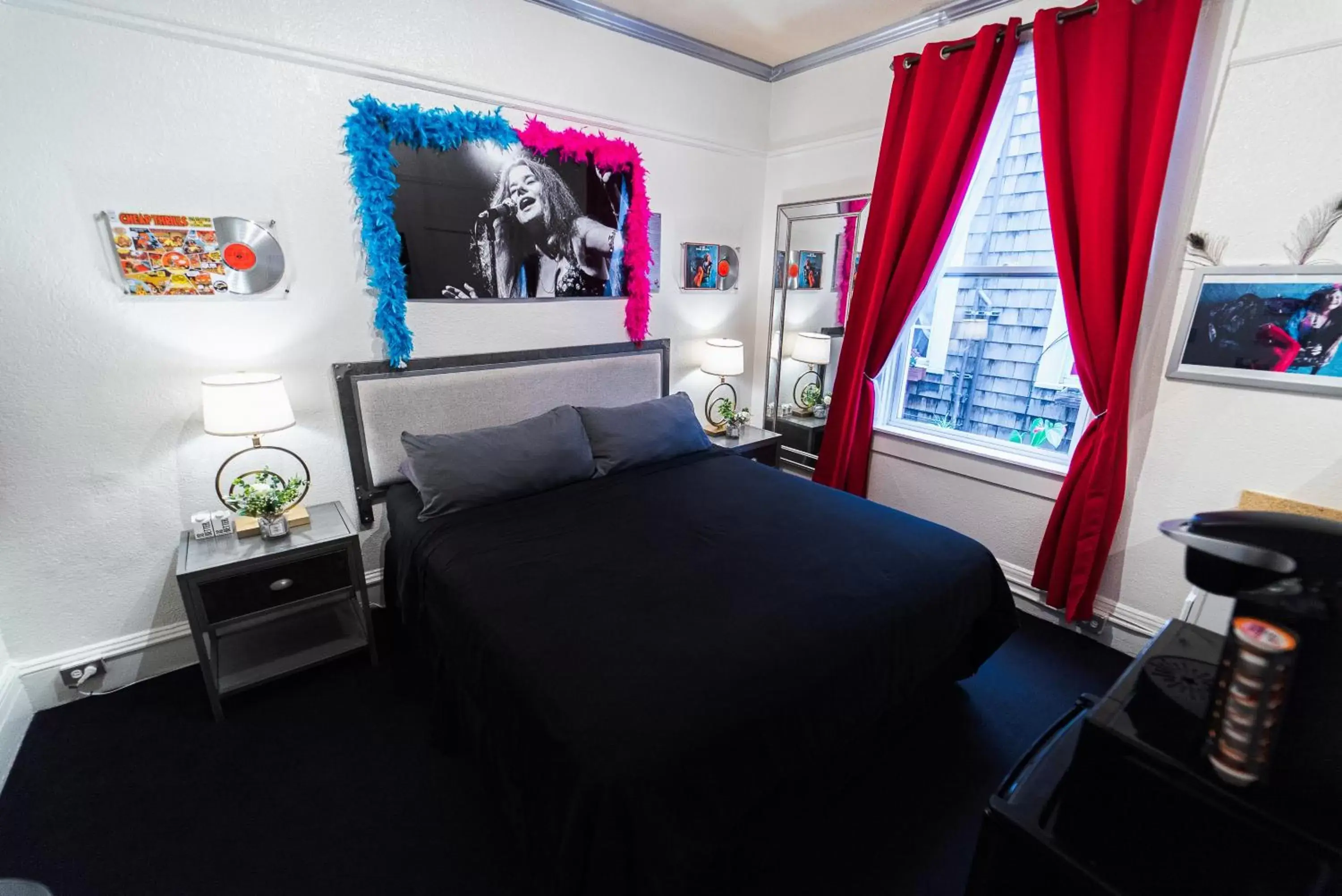 Bedroom, Bed in Music City Hotel - Home of the San Francisco Music Hall of Fame