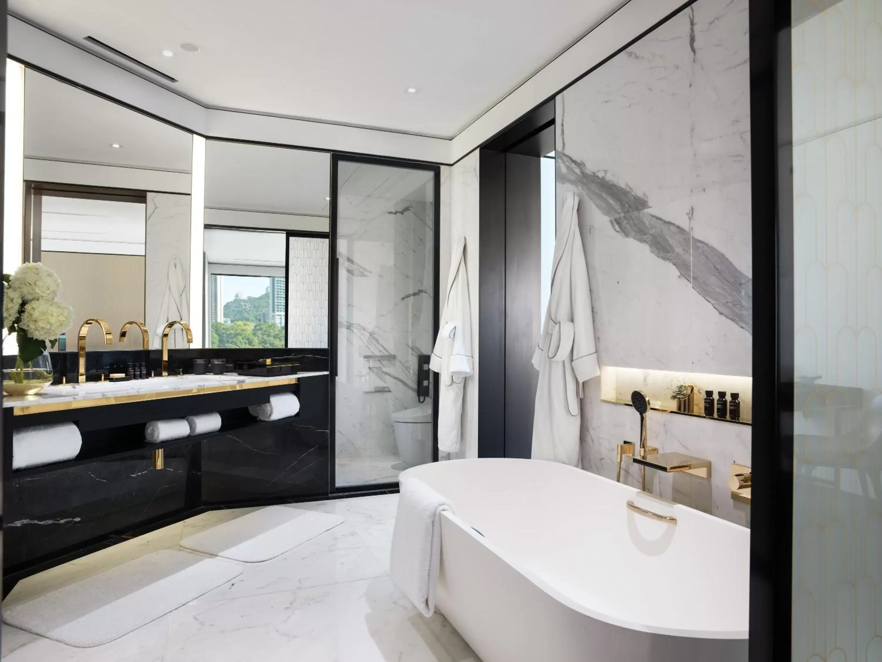 Bathroom in The Murray, Hong Kong, a Niccolo Hotel