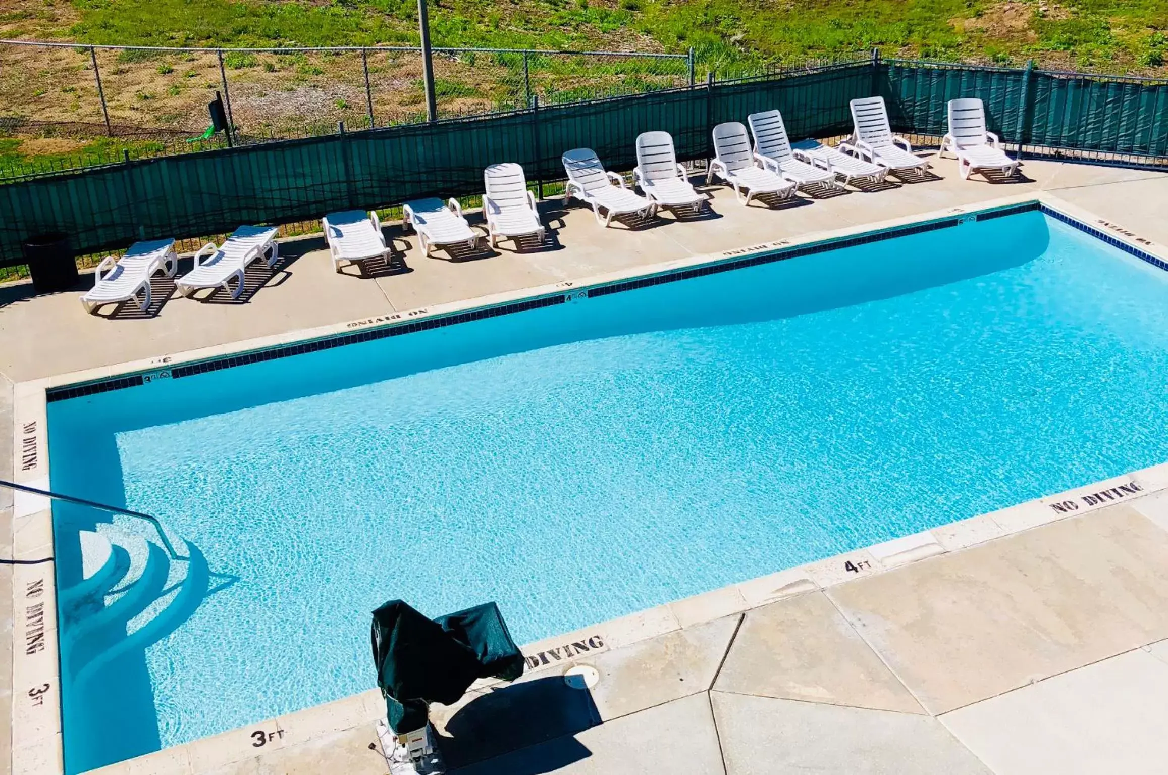 Swimming pool, Pool View in Motel 6-Greenwood Village, CO - Denver - South Tech Center