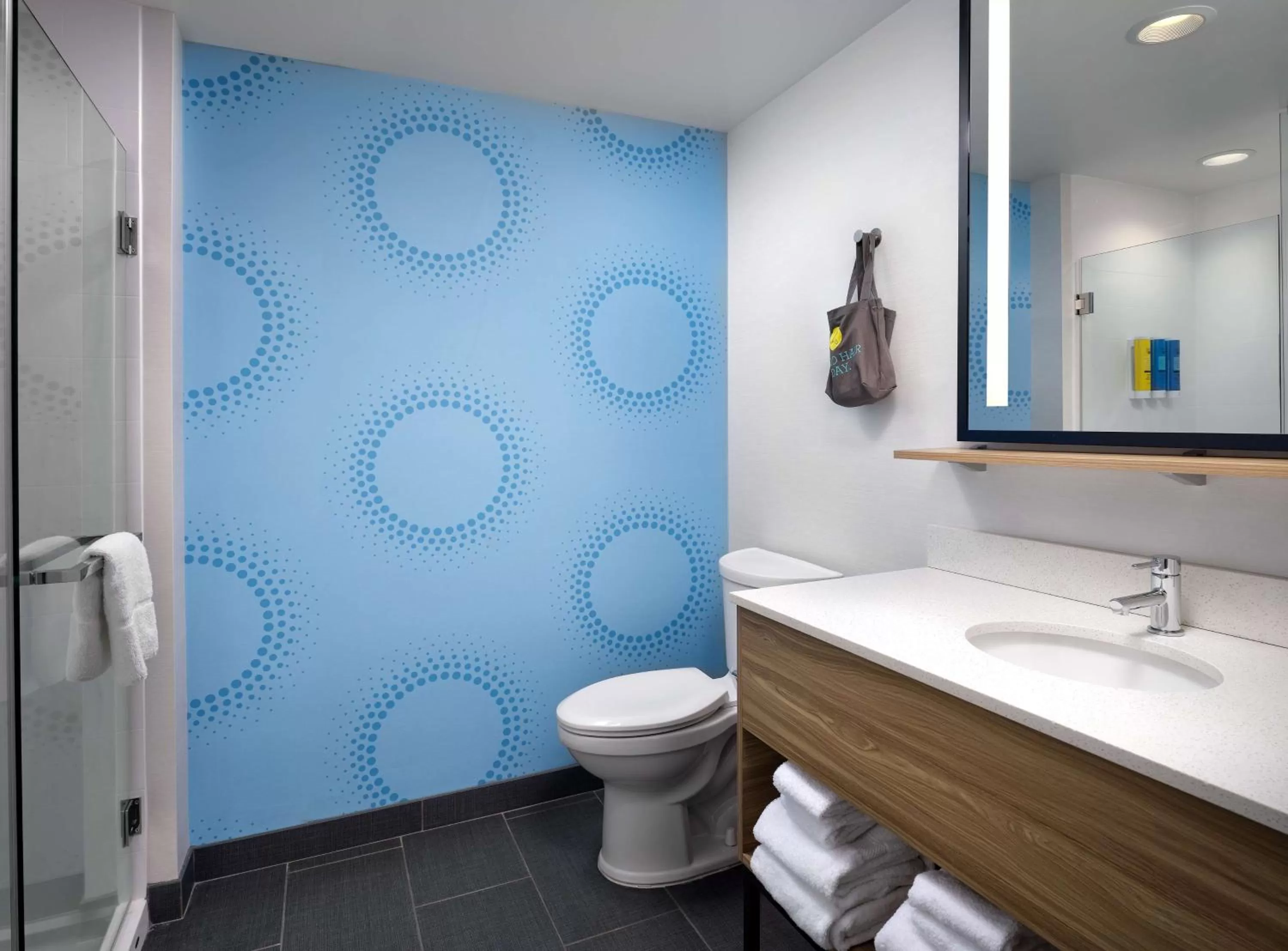 Bathroom in Tru By Hilton Indianapolis Downtown, In