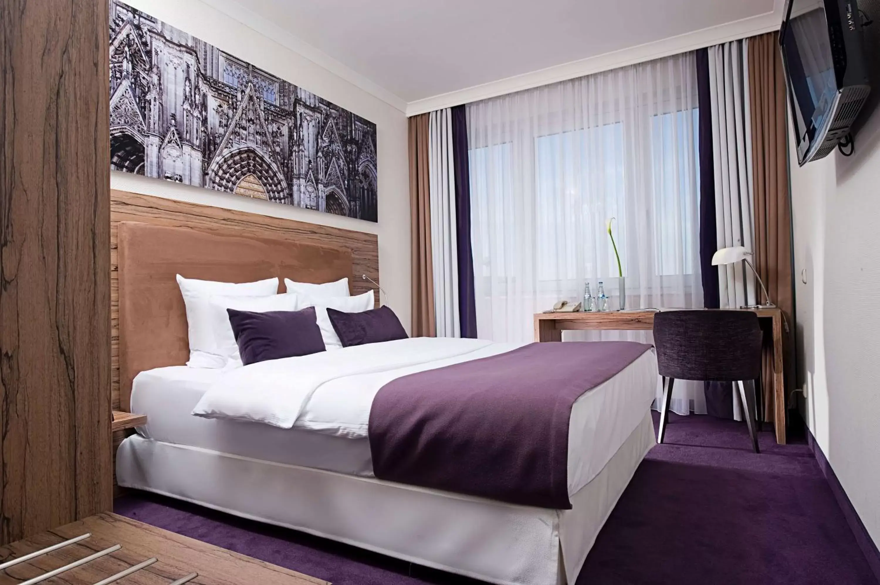 Photo of the whole room, Bed in Wyndham Köln