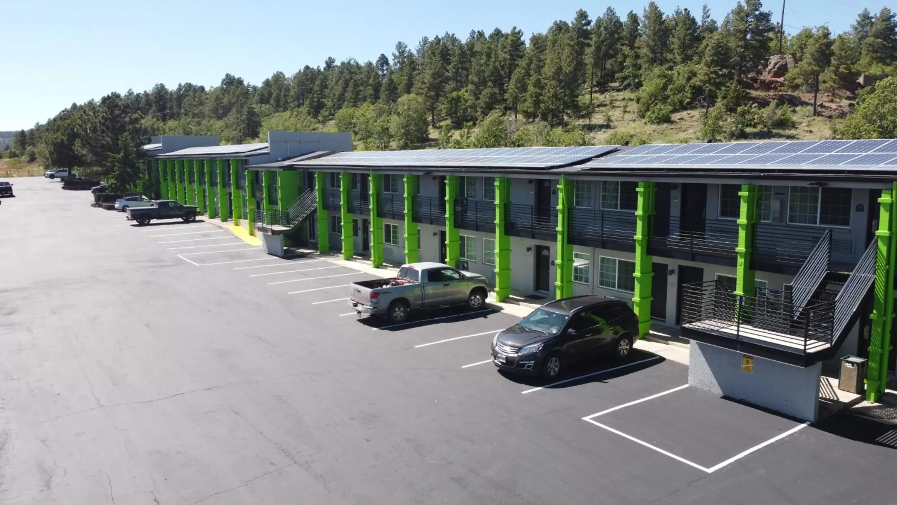 Property building in Hotel Aspen Flagstaff/ Grand Canyon InnSuites