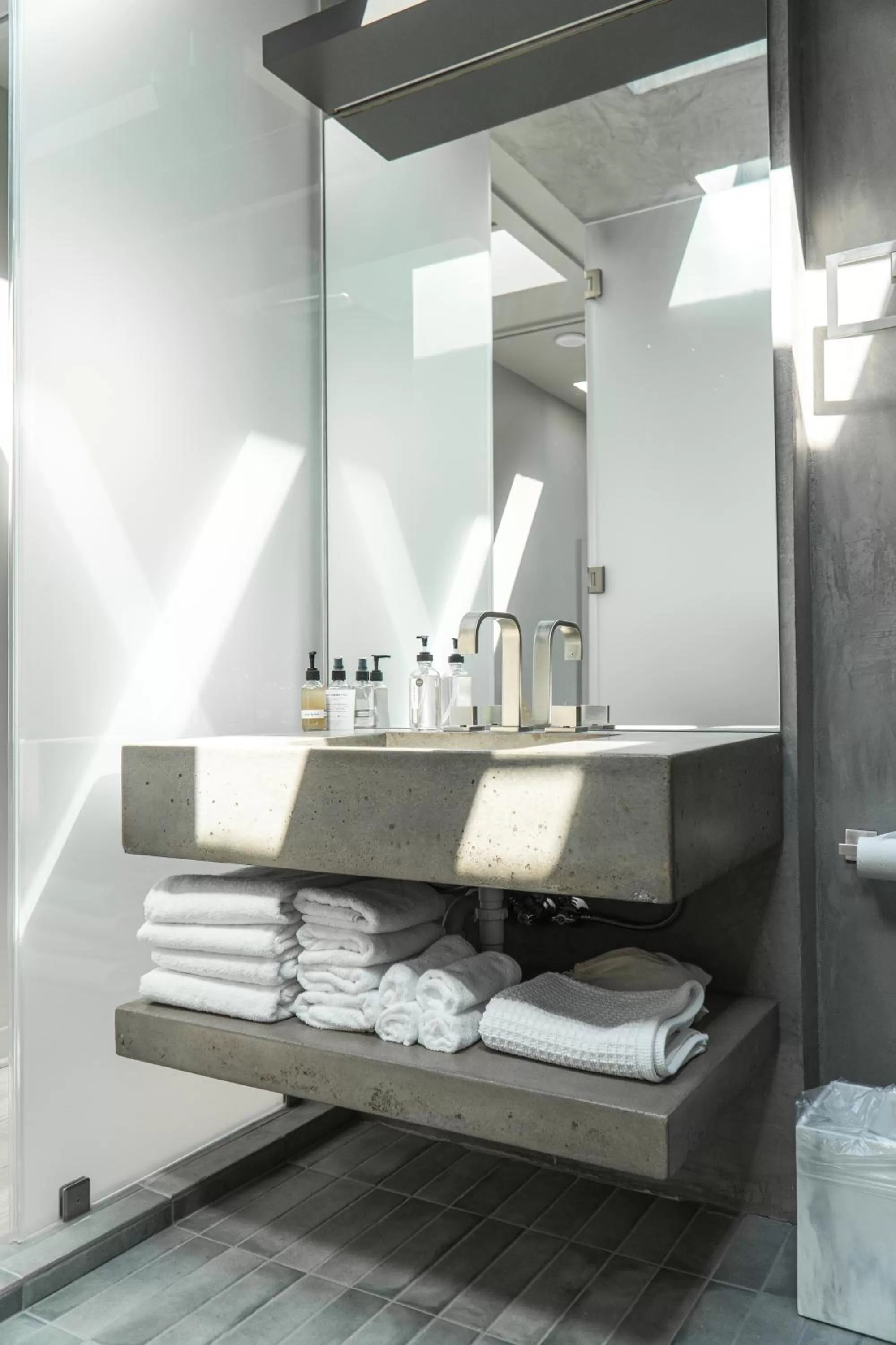 Bathroom in Ironwood Grove, Tiny House Hotel