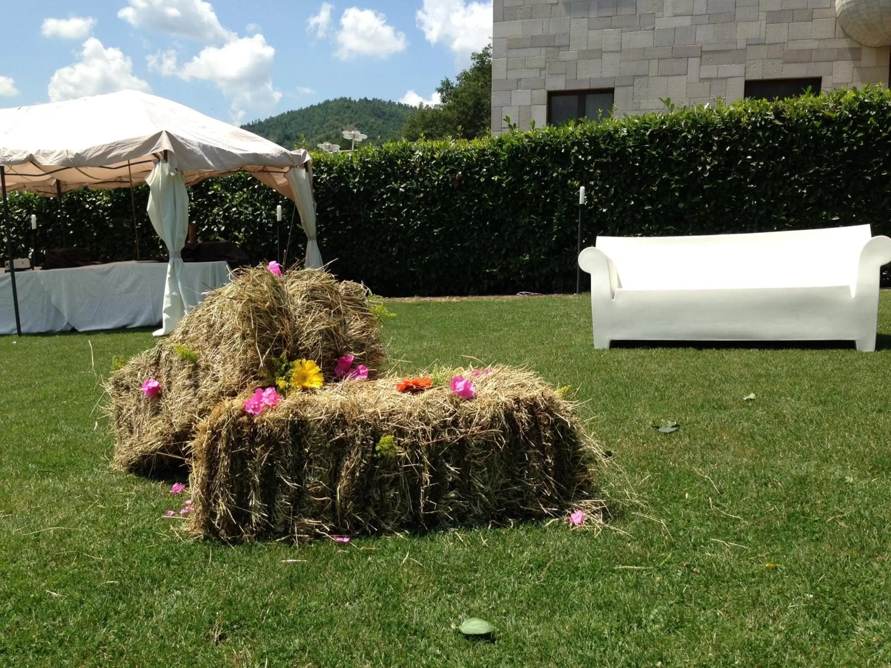 Banquet/Function facilities, Garden in Sotto Il Cielo Hotel