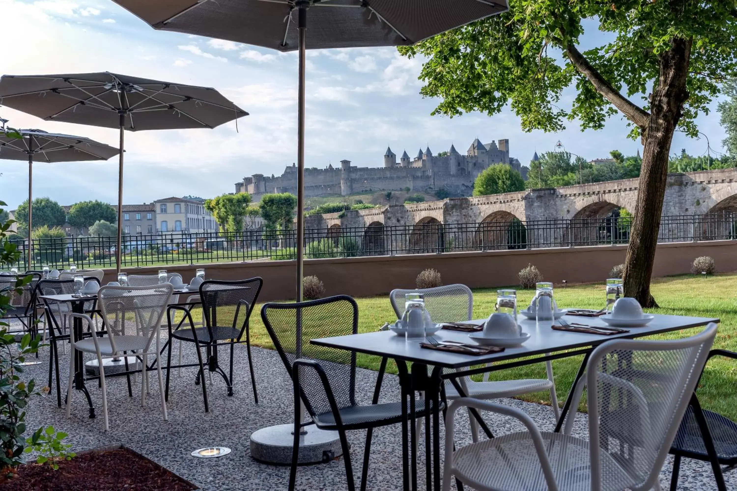 Patio, Restaurant/Places to Eat in Hotel du Roi & Spa by SOWELL COLLECTION