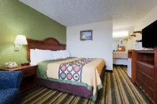 Deluxe King Room - Non-Smoking in Baymont by Wyndham Troy
