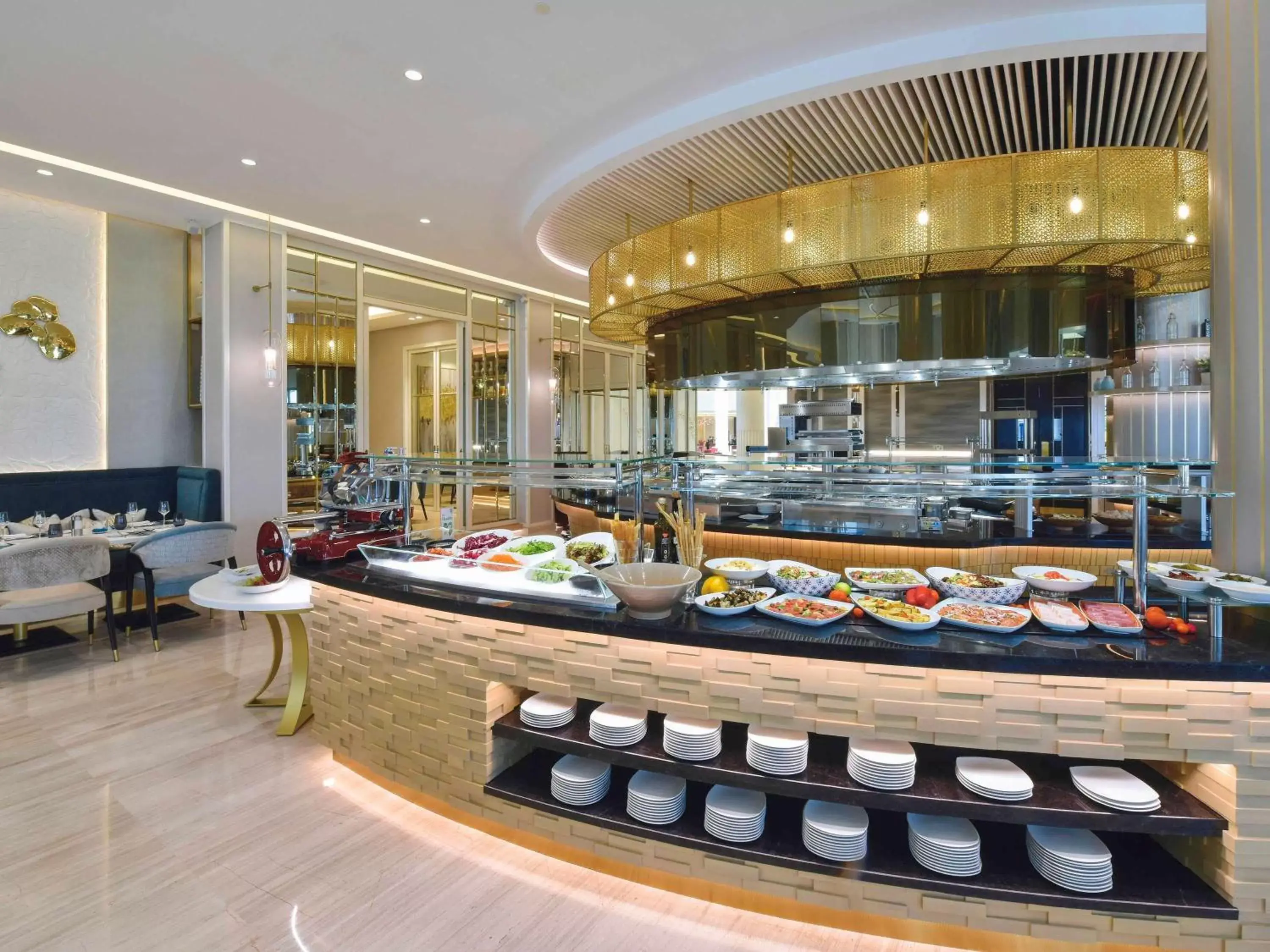 Restaurant/places to eat in Mövenpick Hotel Bahrain