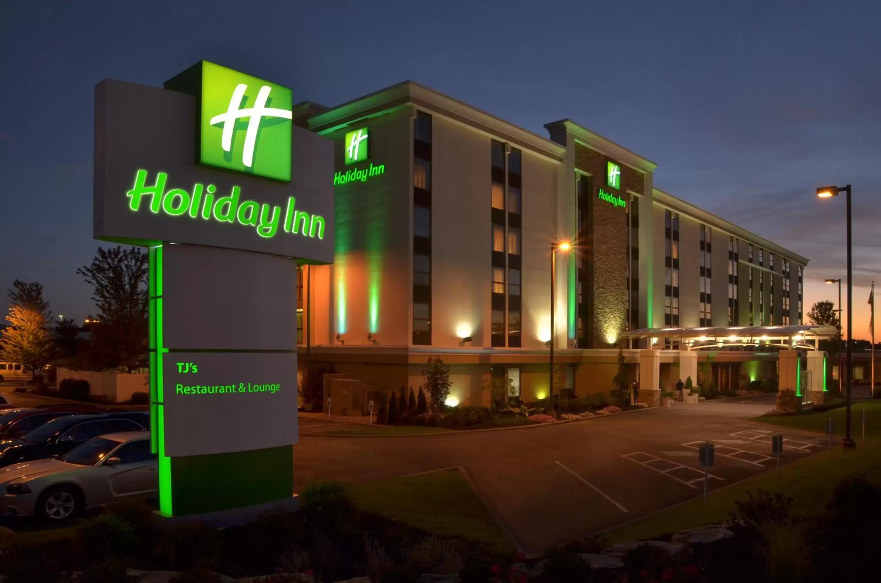 Property Building in Holiday Inn Youngstown-South - Boardman, an IHG Hotel