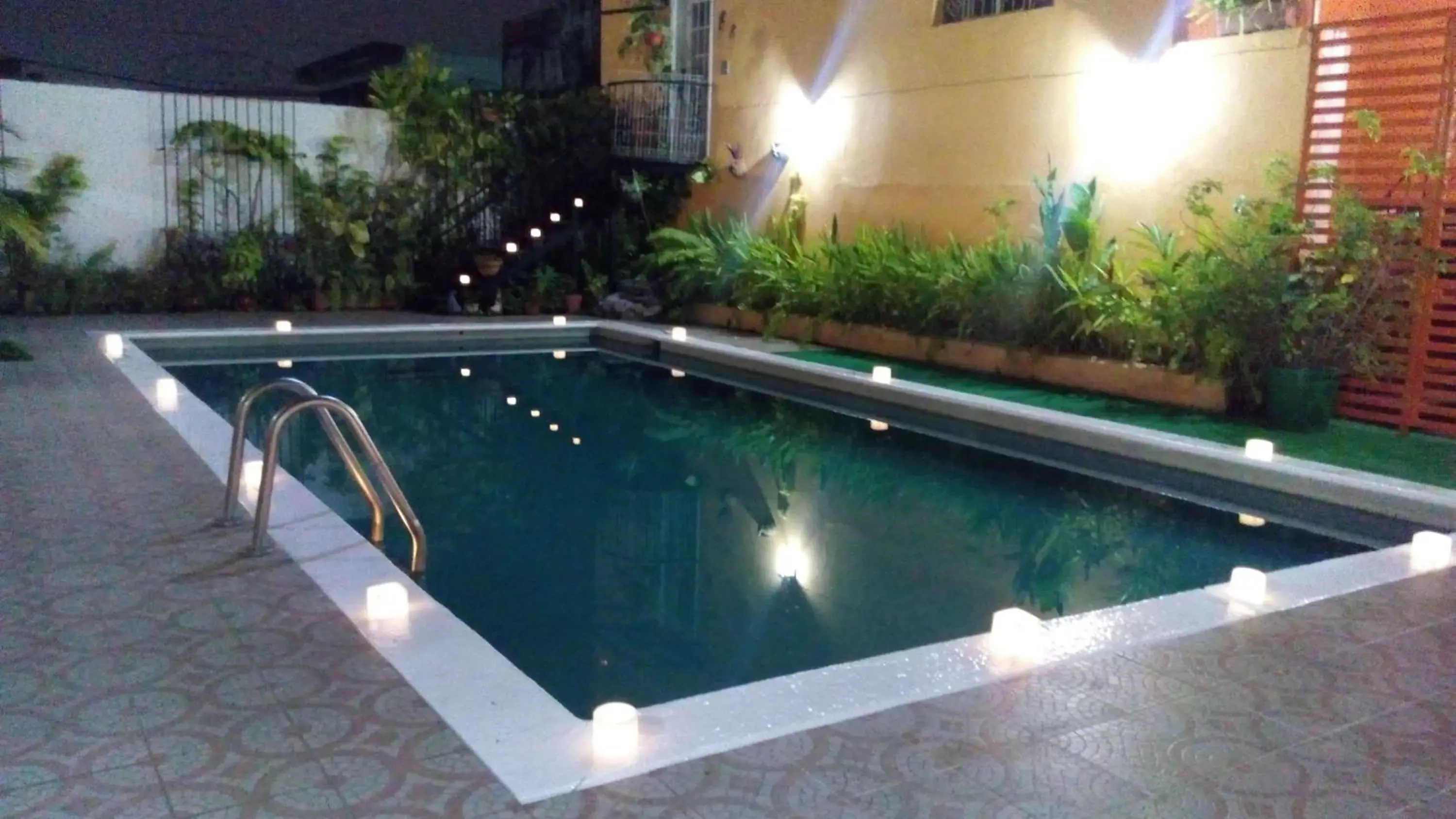 Swimming Pool in Hotel Plaza Independencia