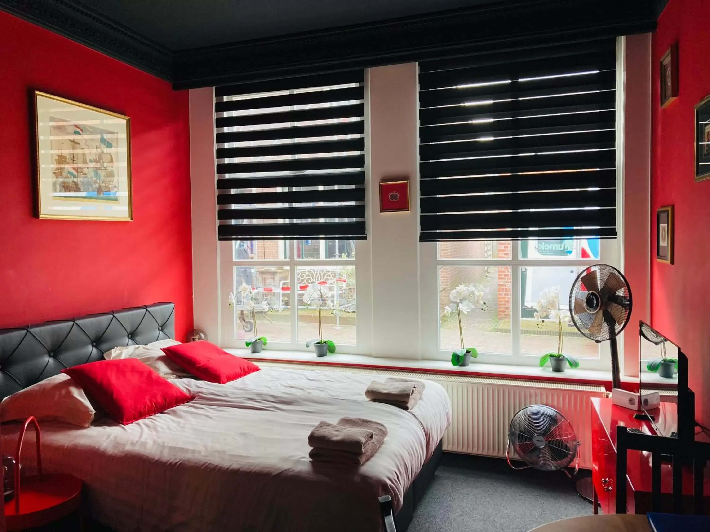 Deluxe Twin Room in B&B with or without De Schuur Deluxe Twin Room in B&B with or without De Schuur