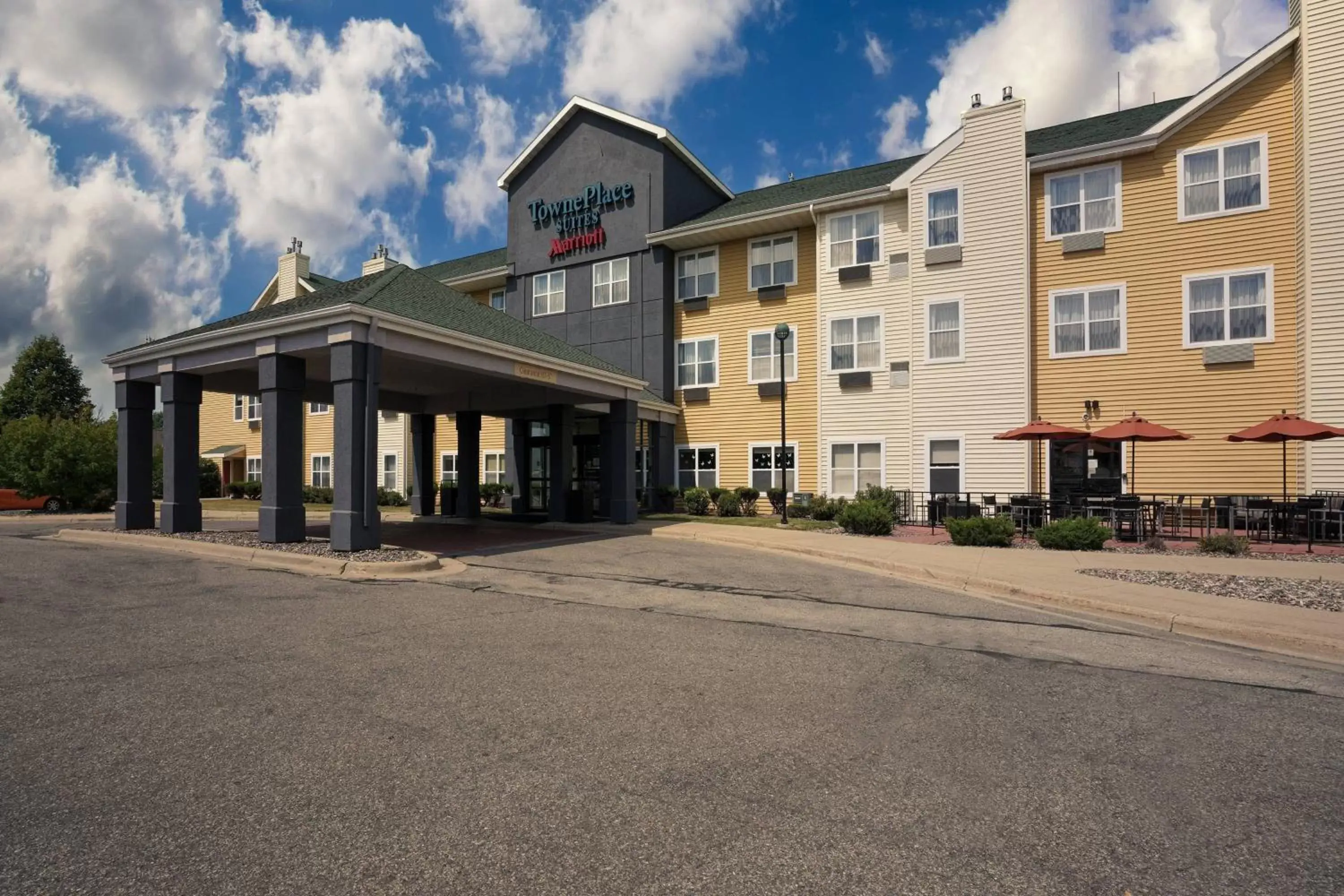 Property Building in TownePlace Suites Rochester