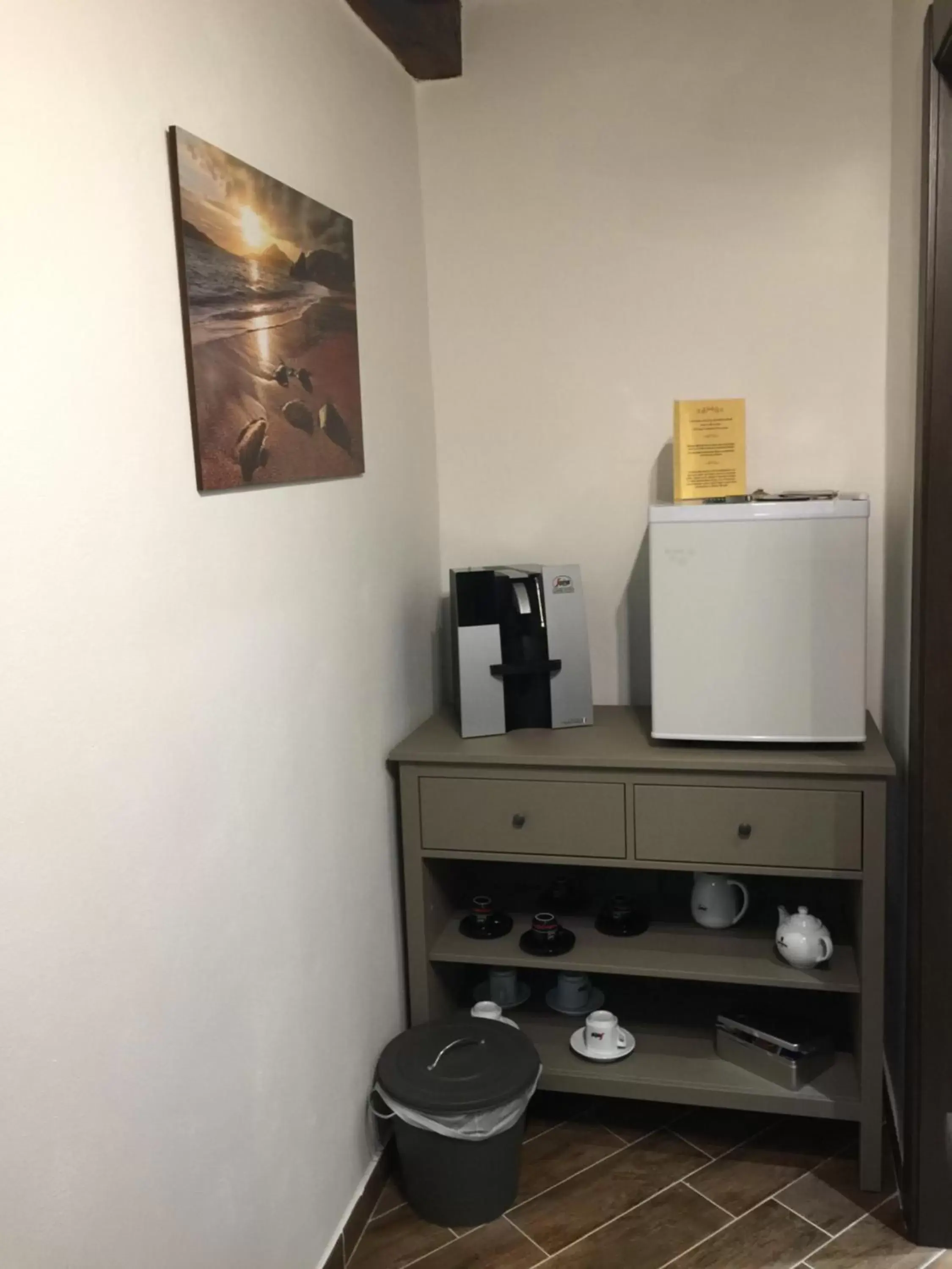 Coffee/tea facilities, TV/Entertainment Center in La Nuova Girgenti