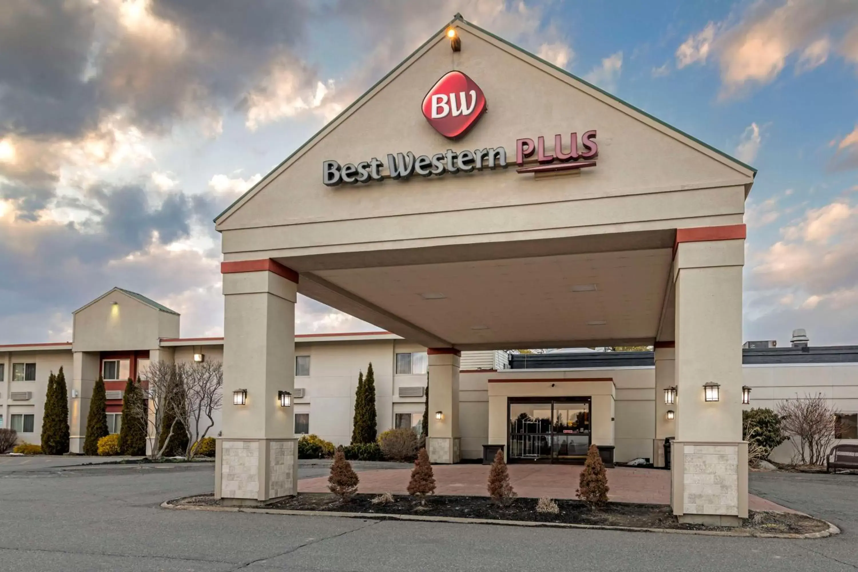 Property building in Best Western Plus Augusta Civic Center Inn Property building in Best Western Plus Augusta Civic Center Inn