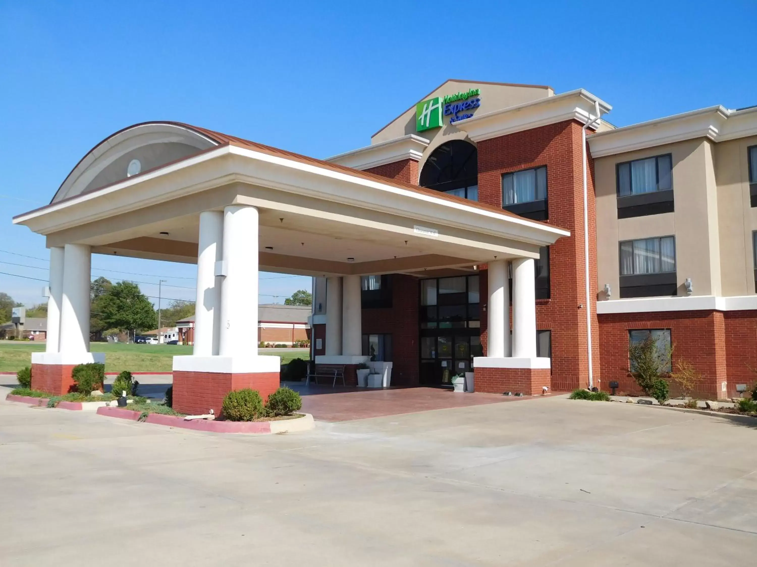 Property Building in Holiday Inn Express Ponca City, an IHG Hotel
