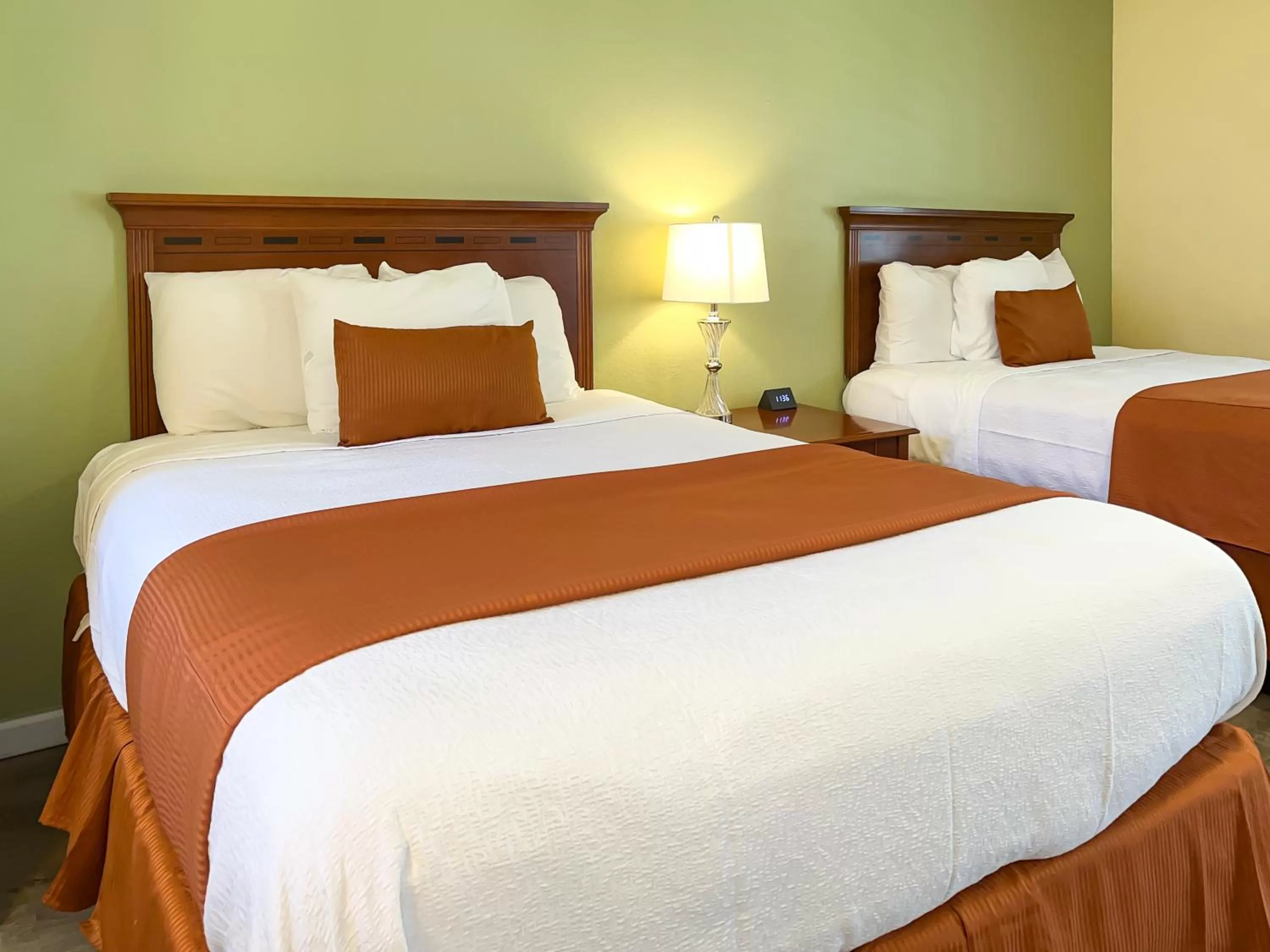 View (from property/room), Bed in The Old West Inn