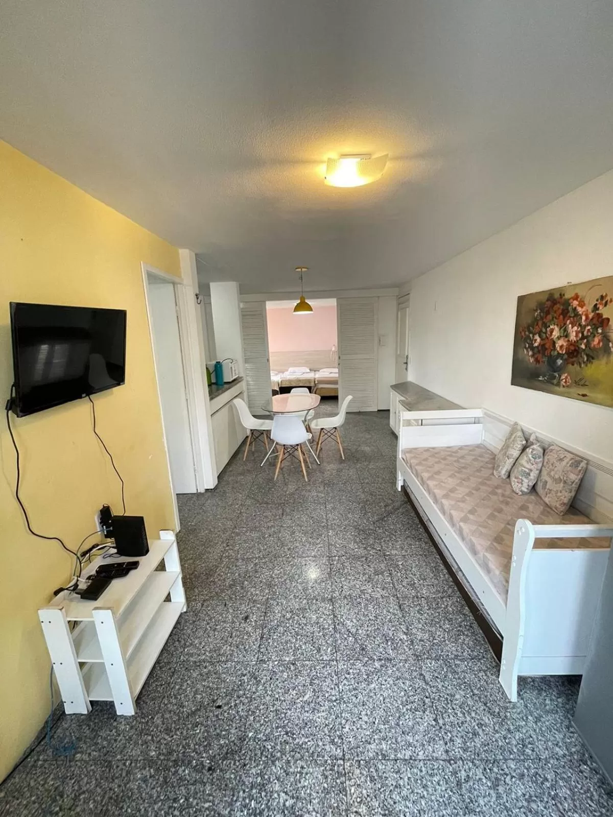 TV/Entertainment Center in Flat Atlântico Neto