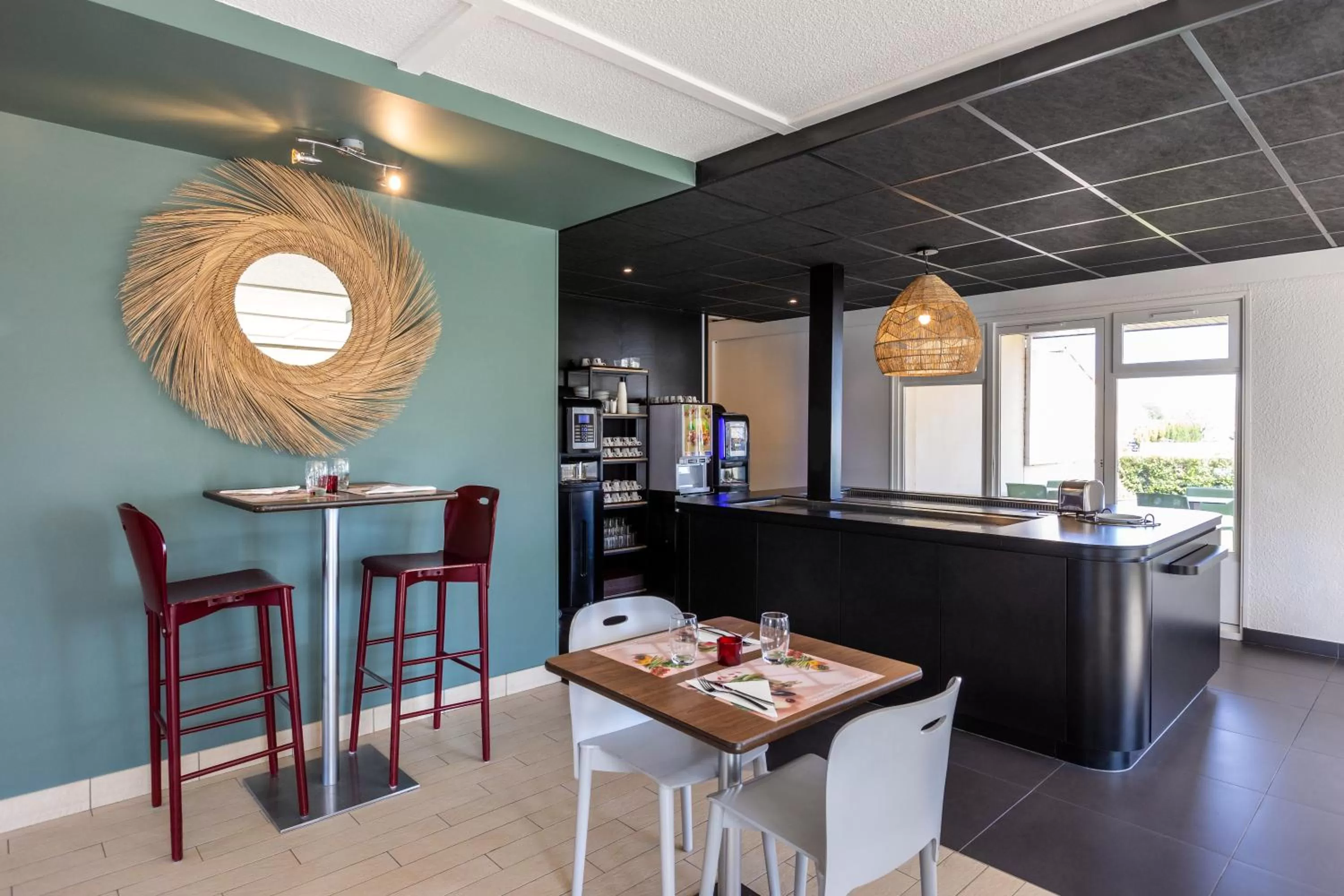 Restaurant/places to eat in Campanile La Rochelle Nord - Puilboreau Chagnolet