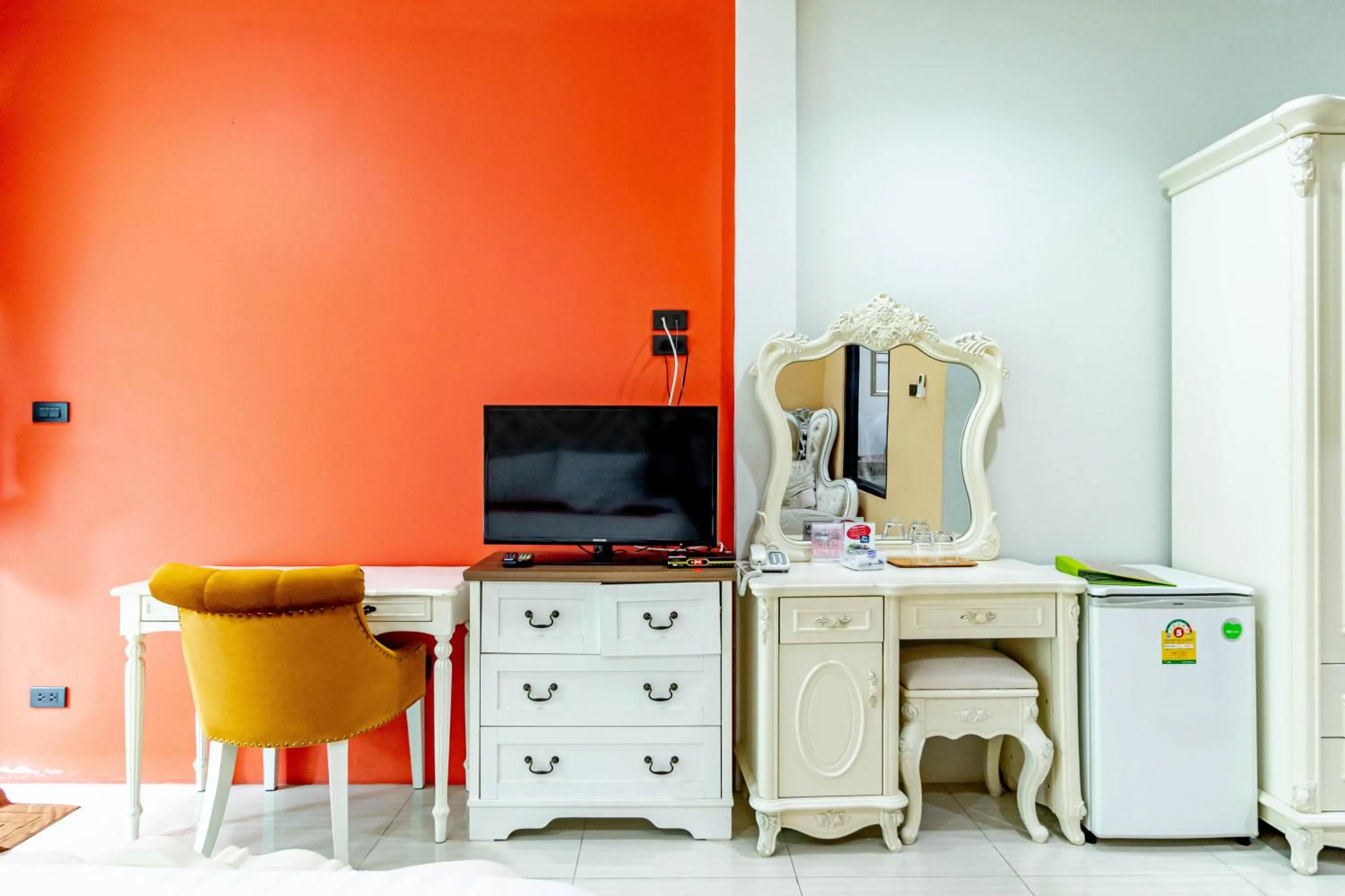 TV and multimedia in The Pool Resort