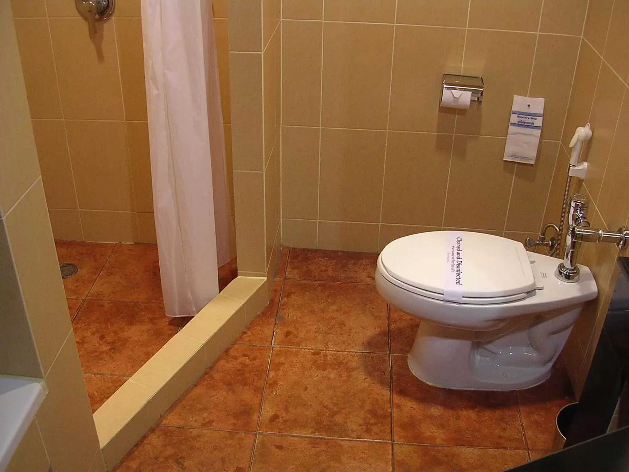 Bathroom in Hatyai Golden Crown Hotel Bathroom in Hatyai Golden Crown Hotel