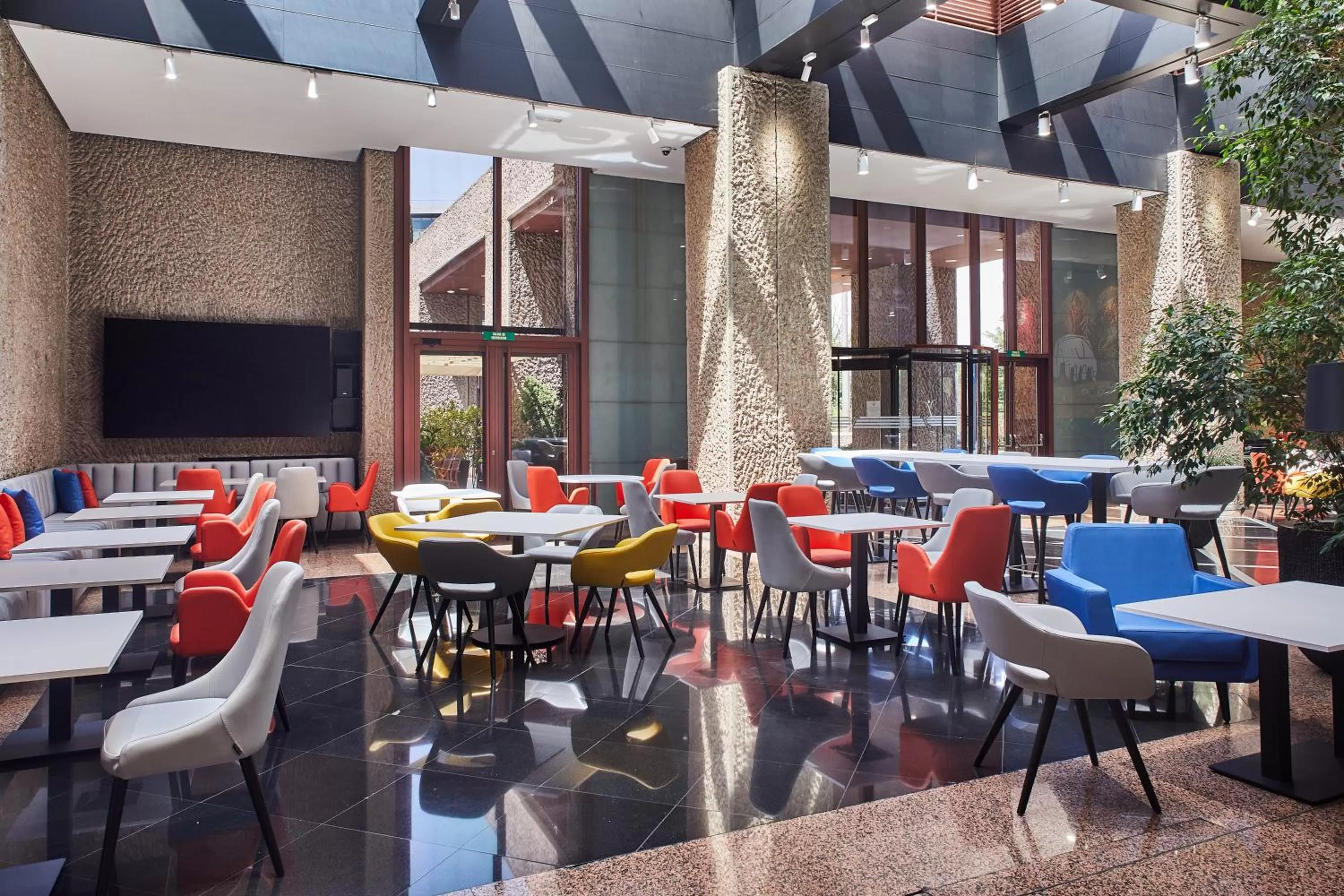 Lobby or reception in Silken Puerta Madrid