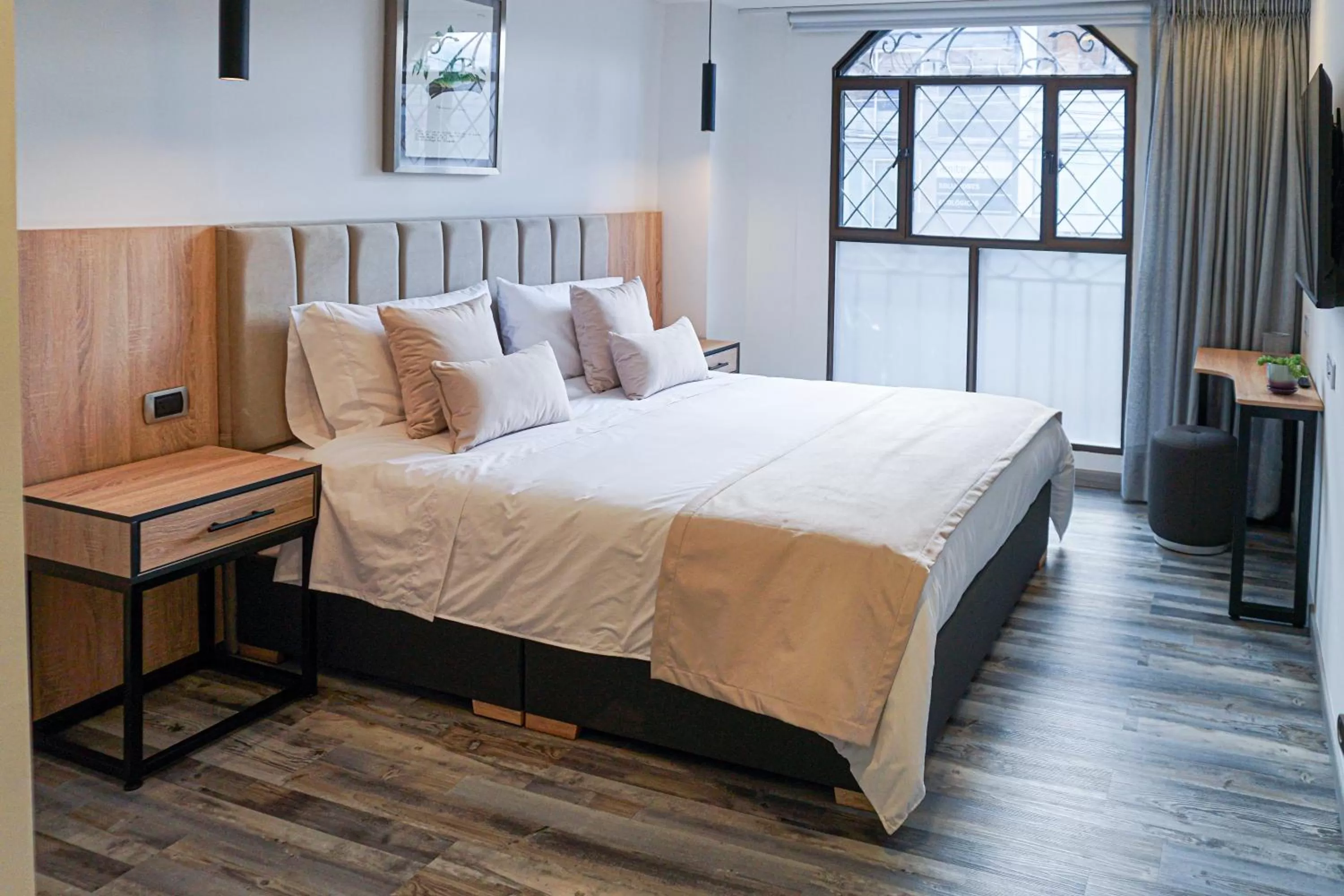 Photo of the whole room, Bed in 86 suites