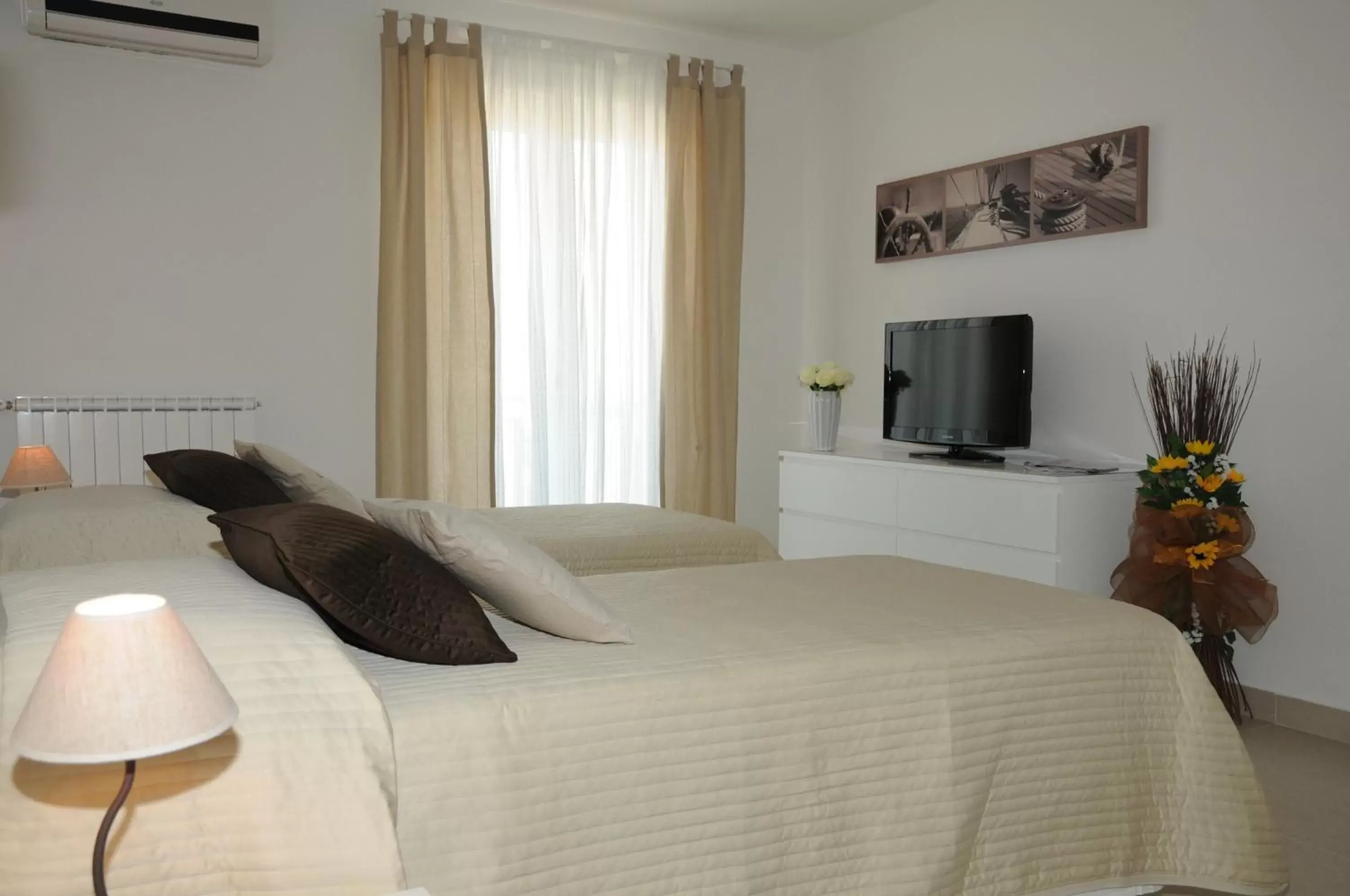 Bed in Isa Residence Fiumicino Airport