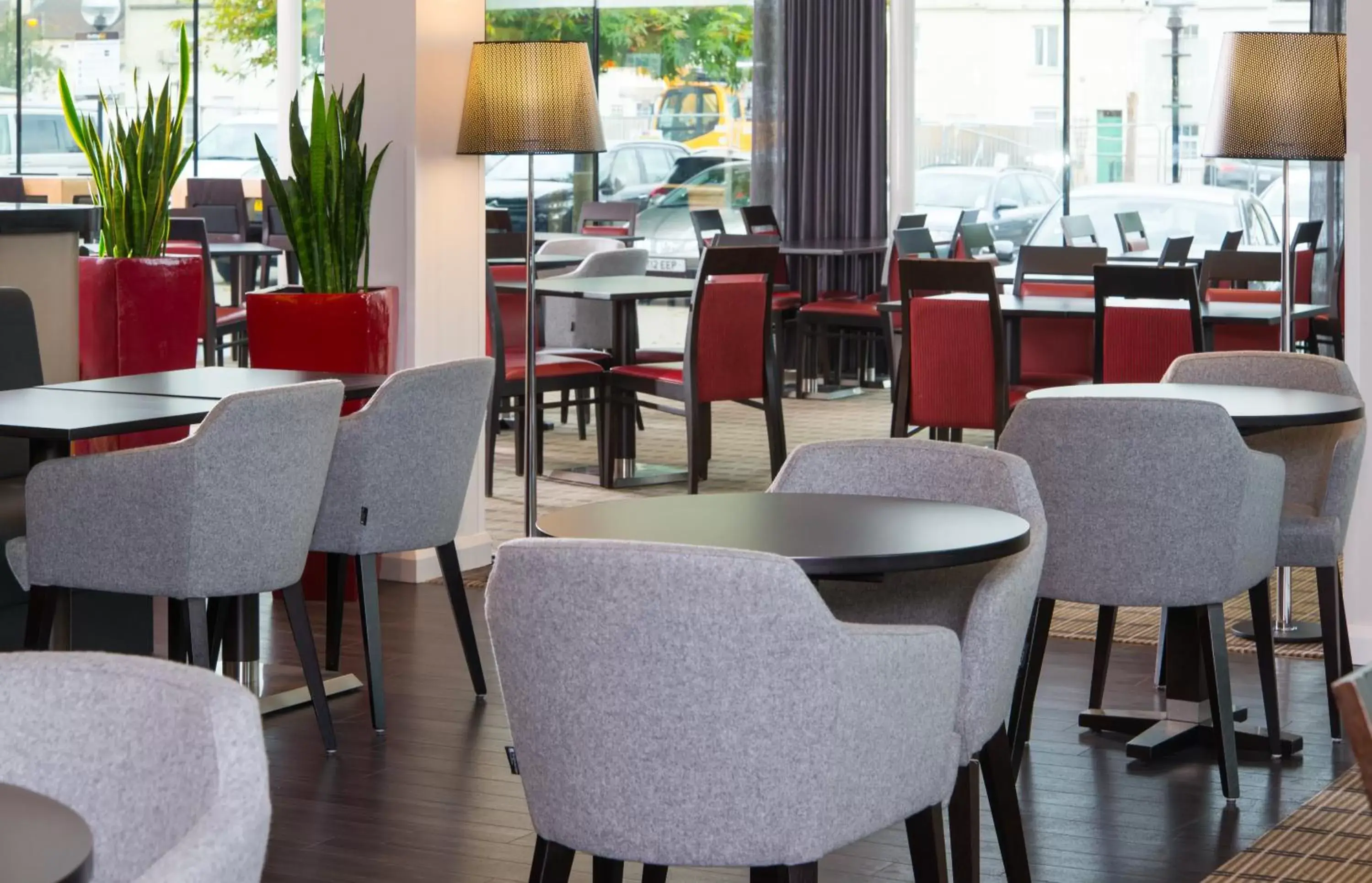 Restaurant/places to eat in Holiday Inn Express Bath by IHG Restaurant/places to eat in Holiday Inn Express Bath by IHG