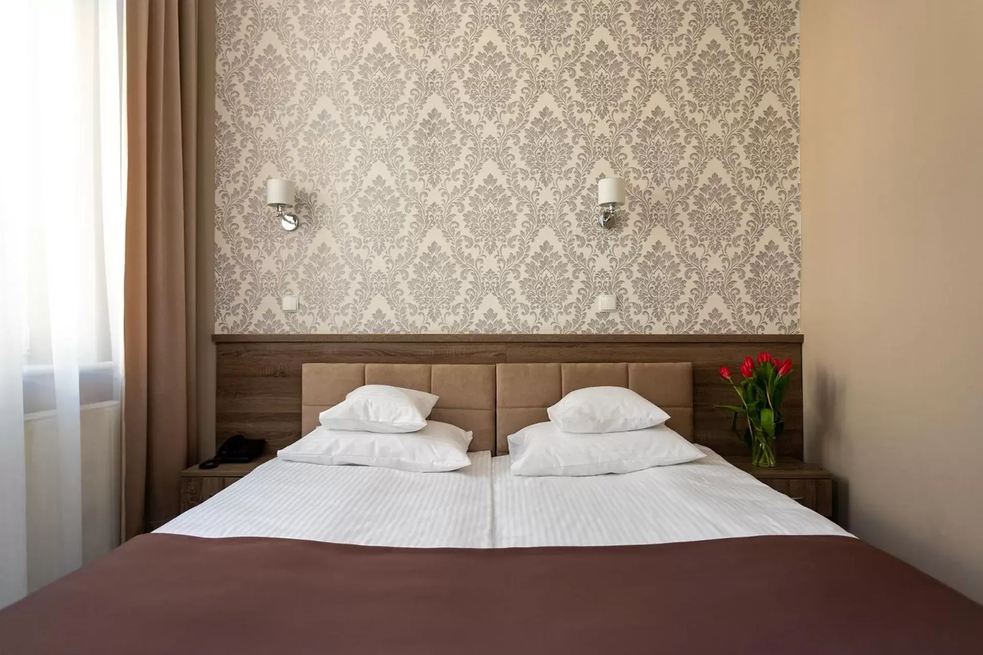 Bed in Hotel Maximum