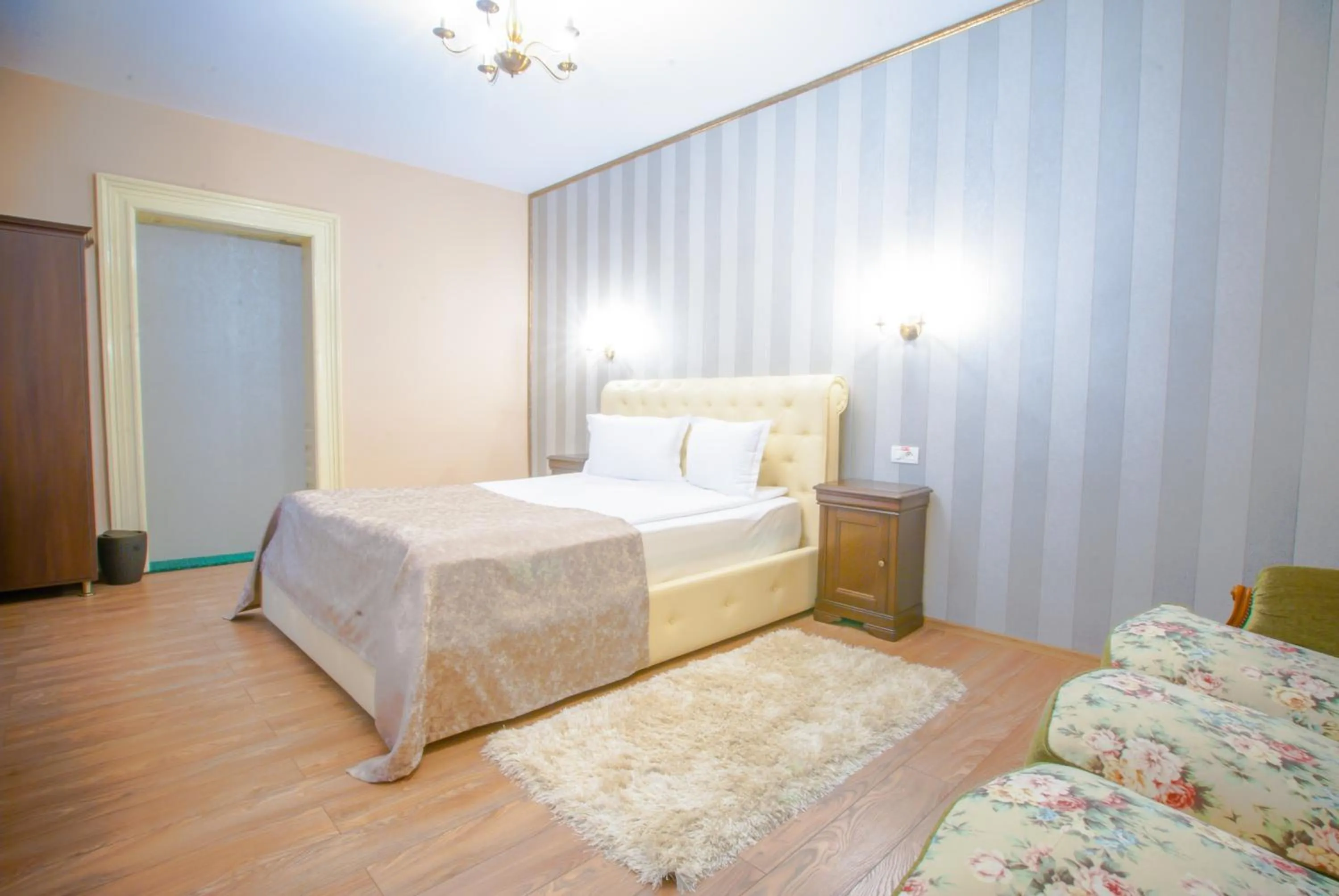 Bedroom, Bed in Safrano Palace