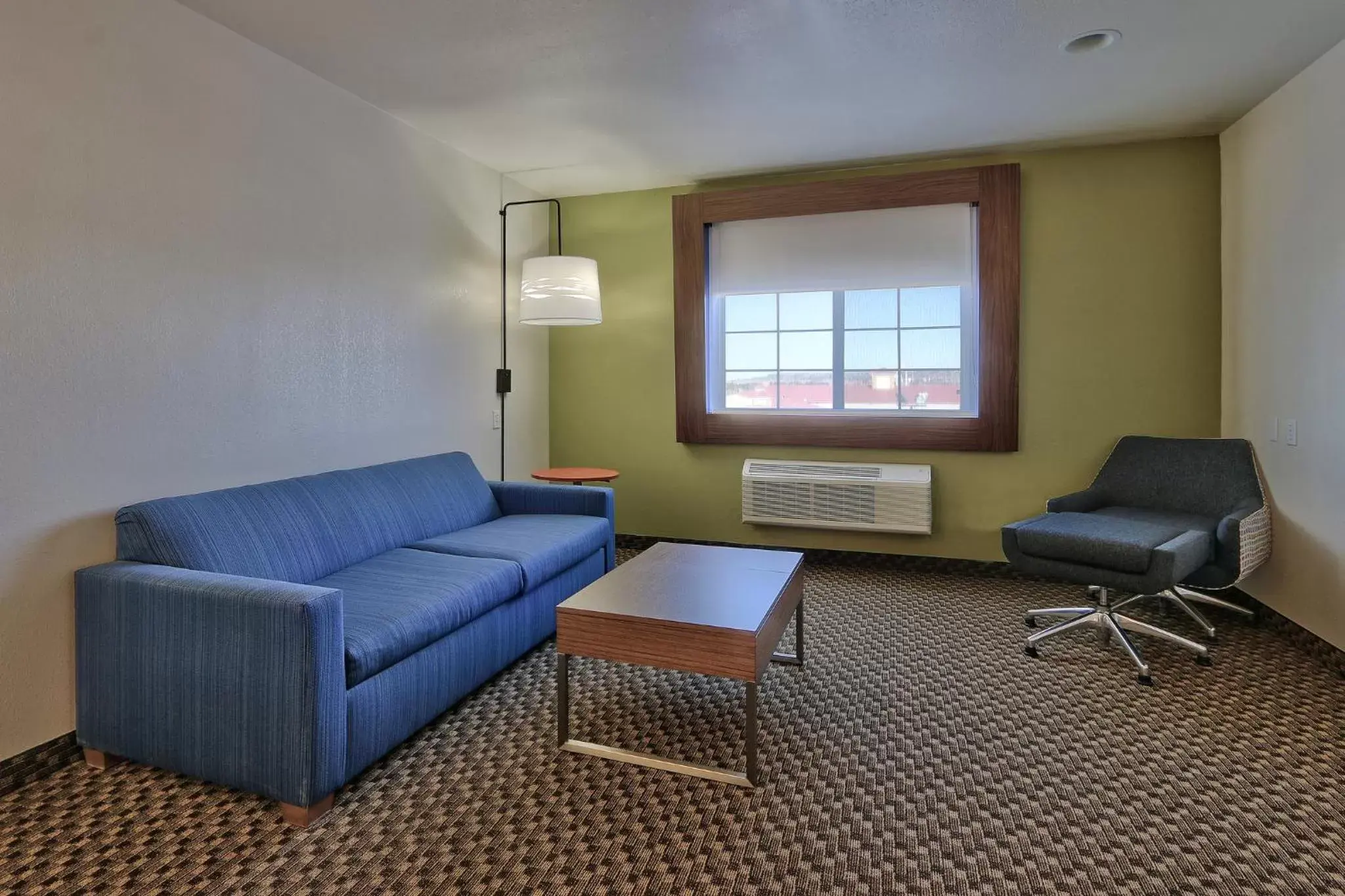 Photo of the whole room, Seating Area in Holiday Inn Express Santa Rosa, an IHG Hotel