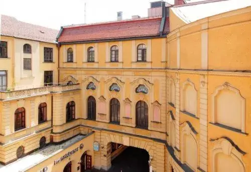 Facade/entrance in Hotel Deutsches Theater Stadtzentrum