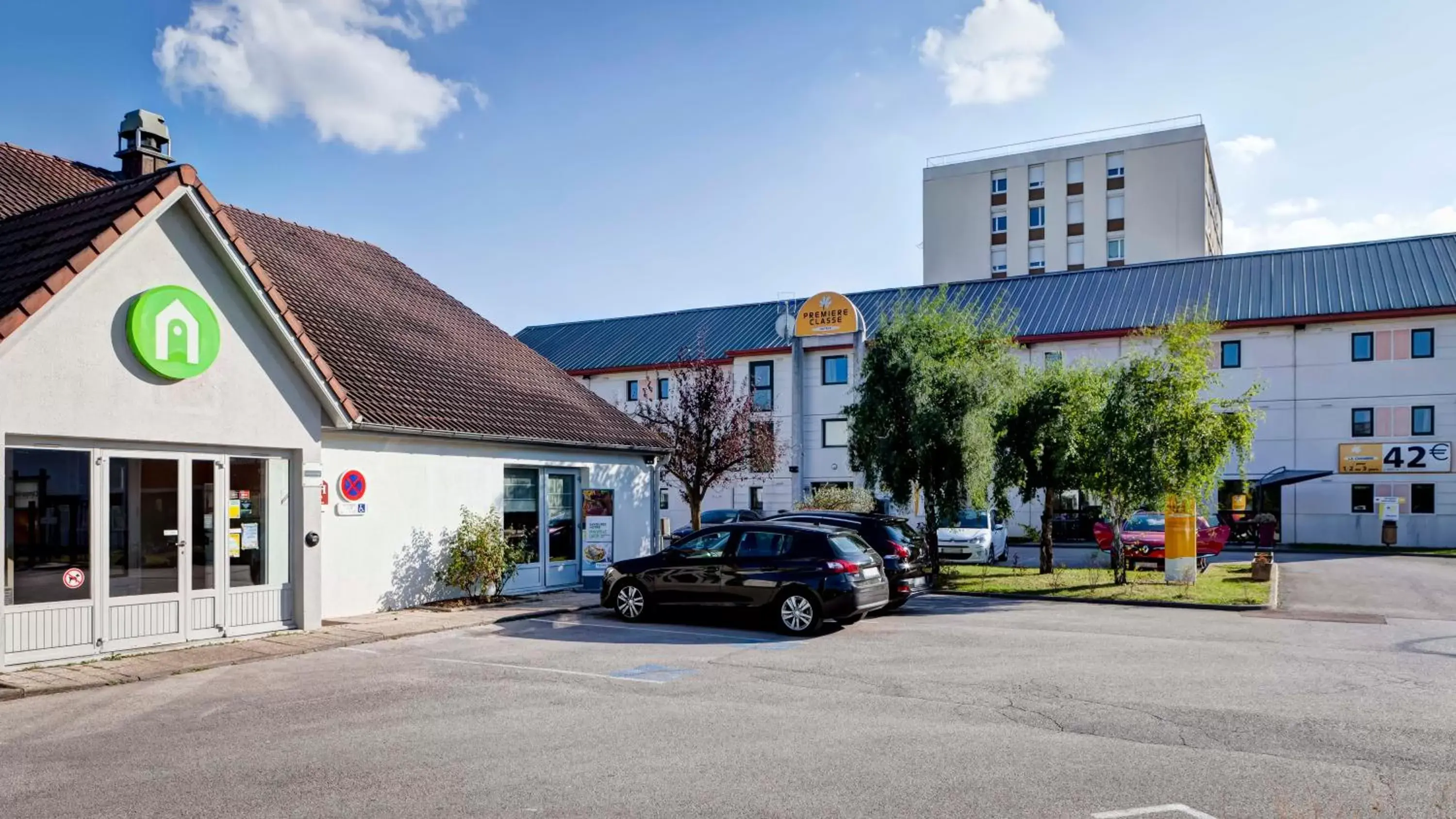 Property building, Facade/Entrance in Première Classe Chalon Sur Saône